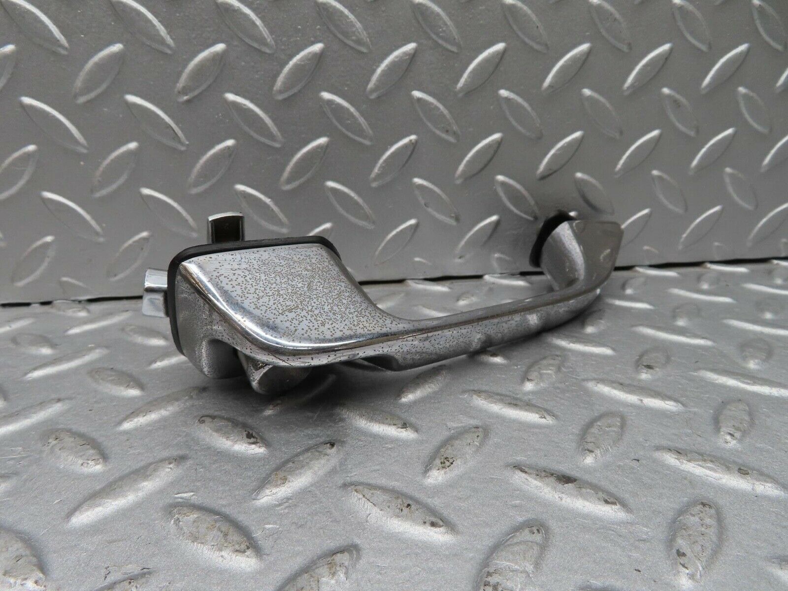 12295 Mercedes-Benz W108 280SE 3.5 Chrome Door Handle Rear Right 1087661202