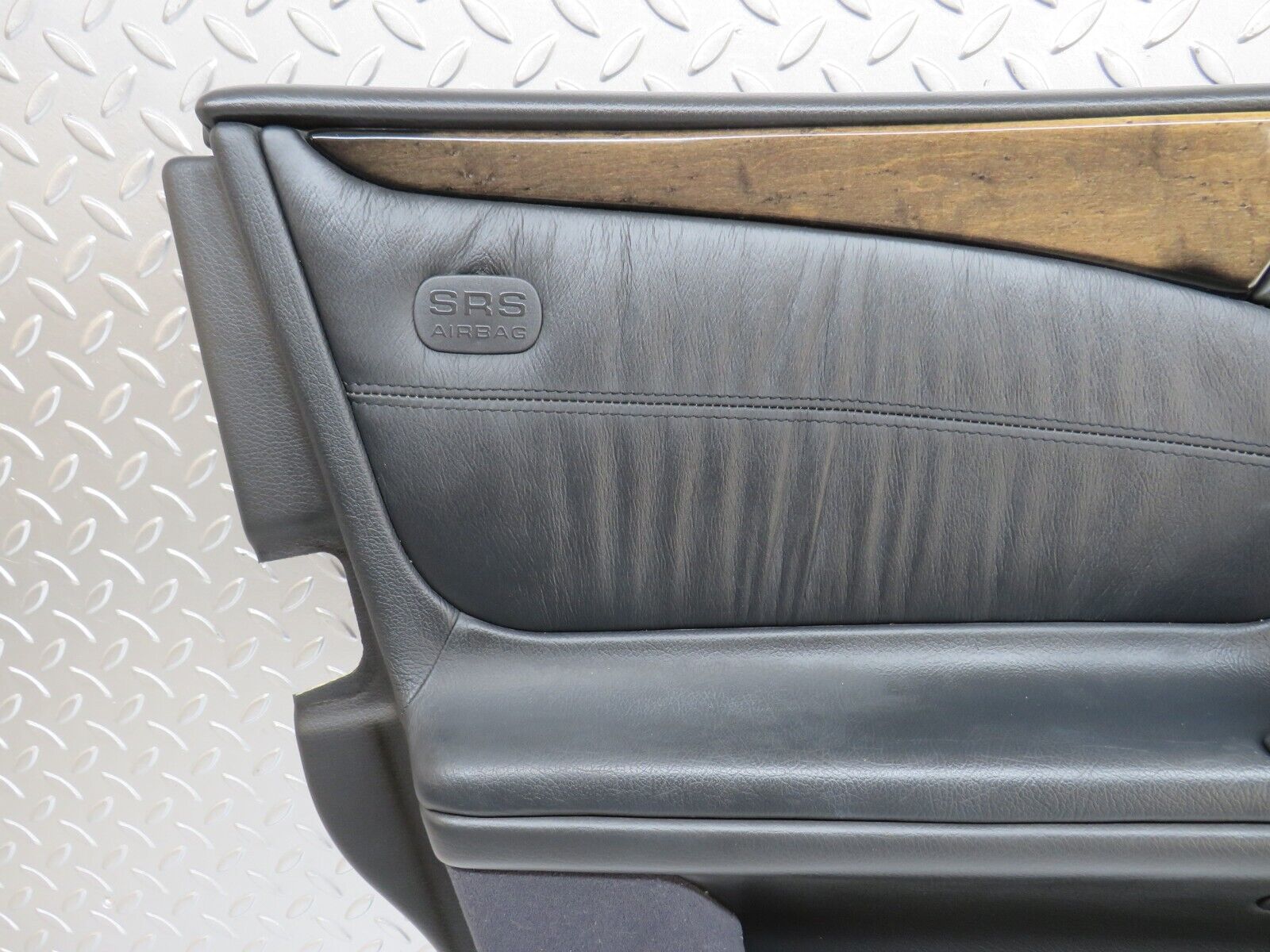 34731 Mercedes-Benz W210 320E Front Left Door Card 2107201551