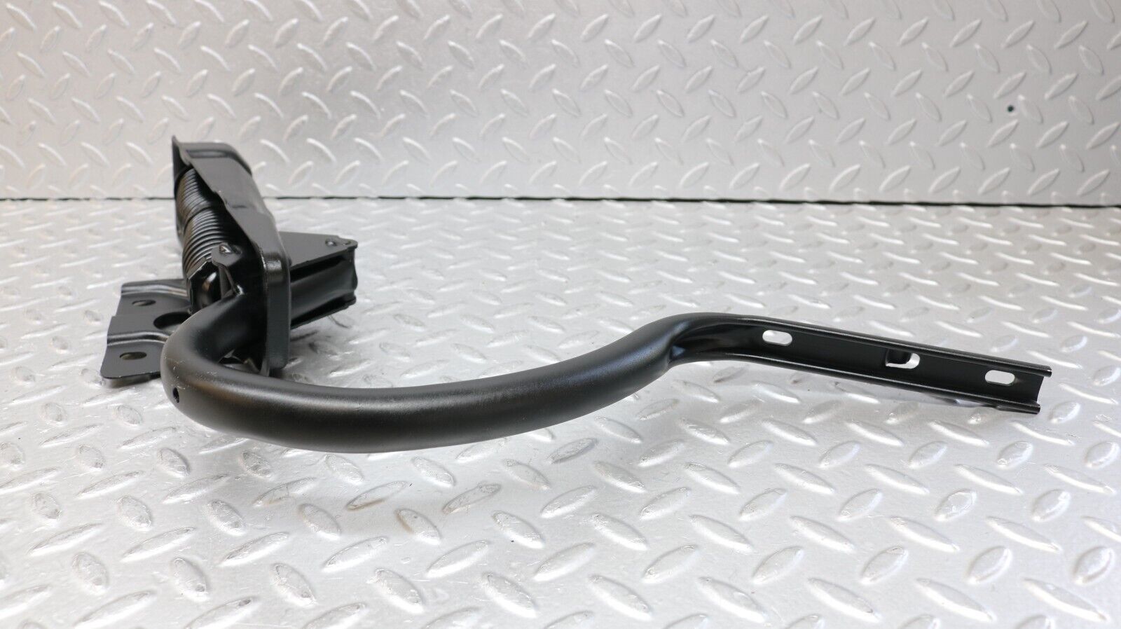 37211 Mercedes-Benz C126 420SEC Coupe Trunk Lid Hinge Right