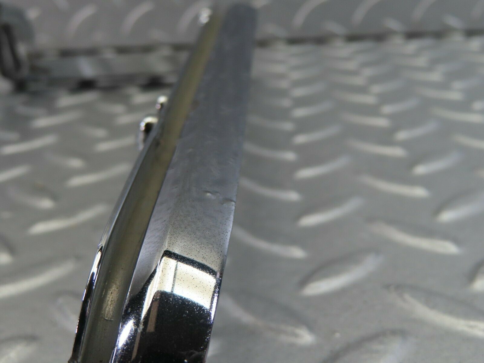 8836 Mercedes-Benz W115 Tail Light Chrome Frame Left