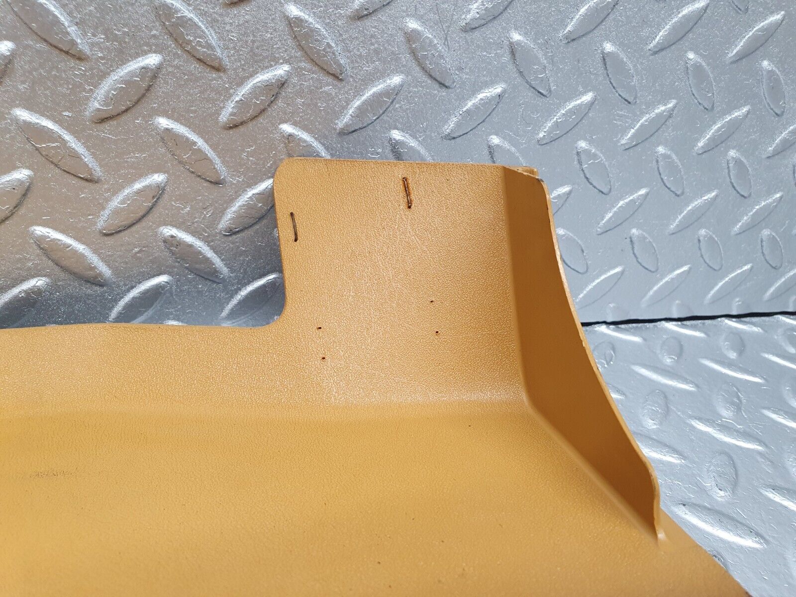 41385 Mercedes-Benz W124 200E Front Right Kick Panel Palomino 1246800306