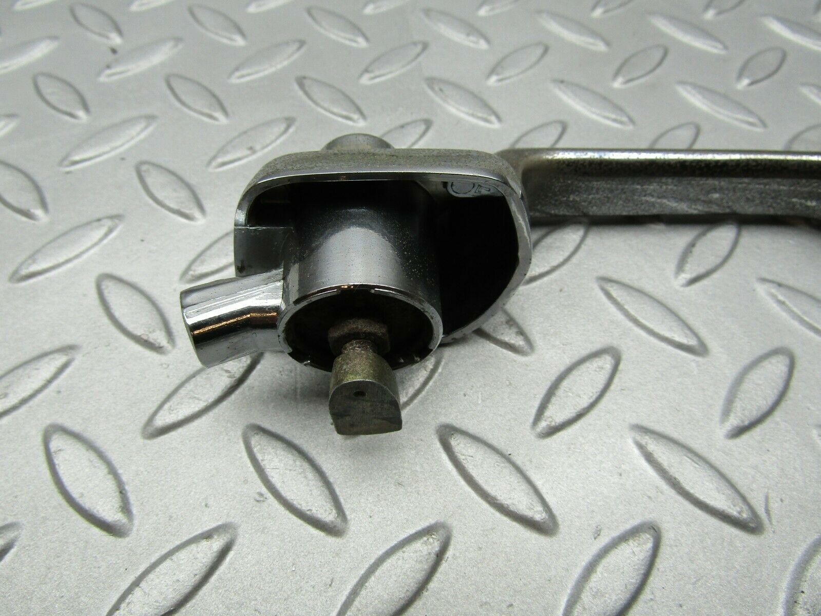 3292 Mercedes-Benz W108 280SE Door Handle Rear Right 1087661202