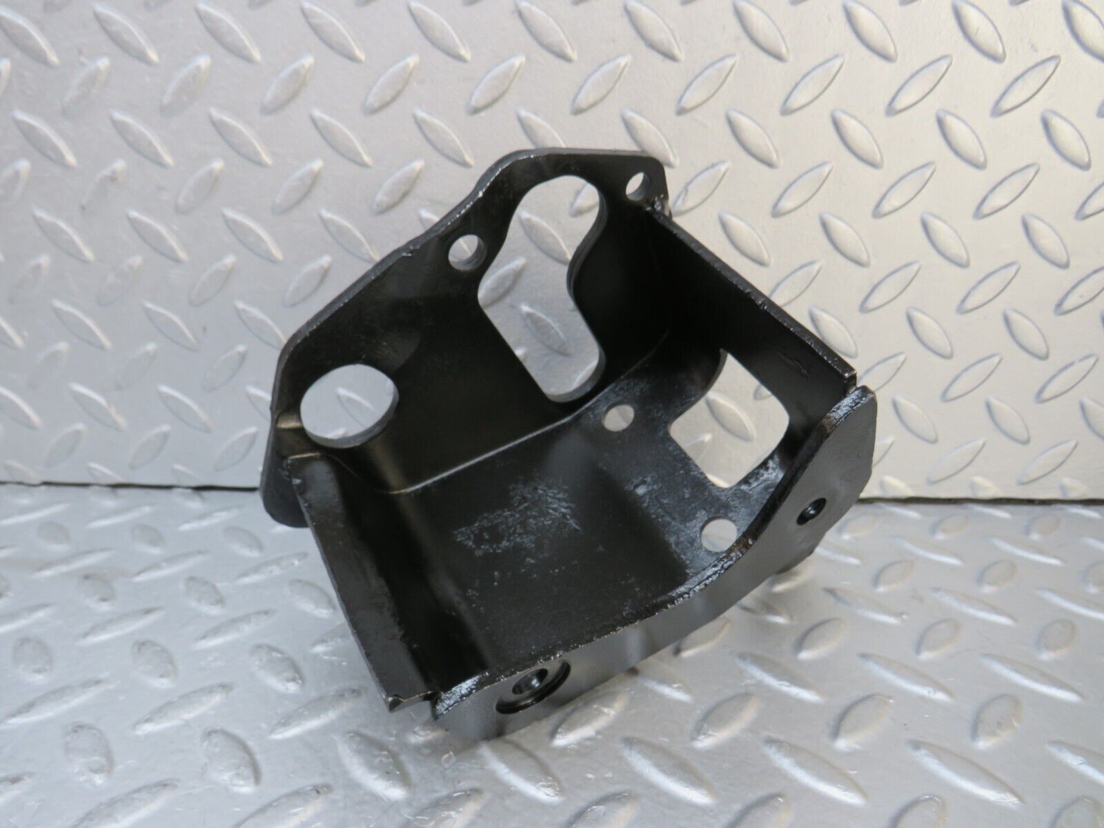 37657 Mercedes-Benz W109 300SEL Power Steering Pump Bracket