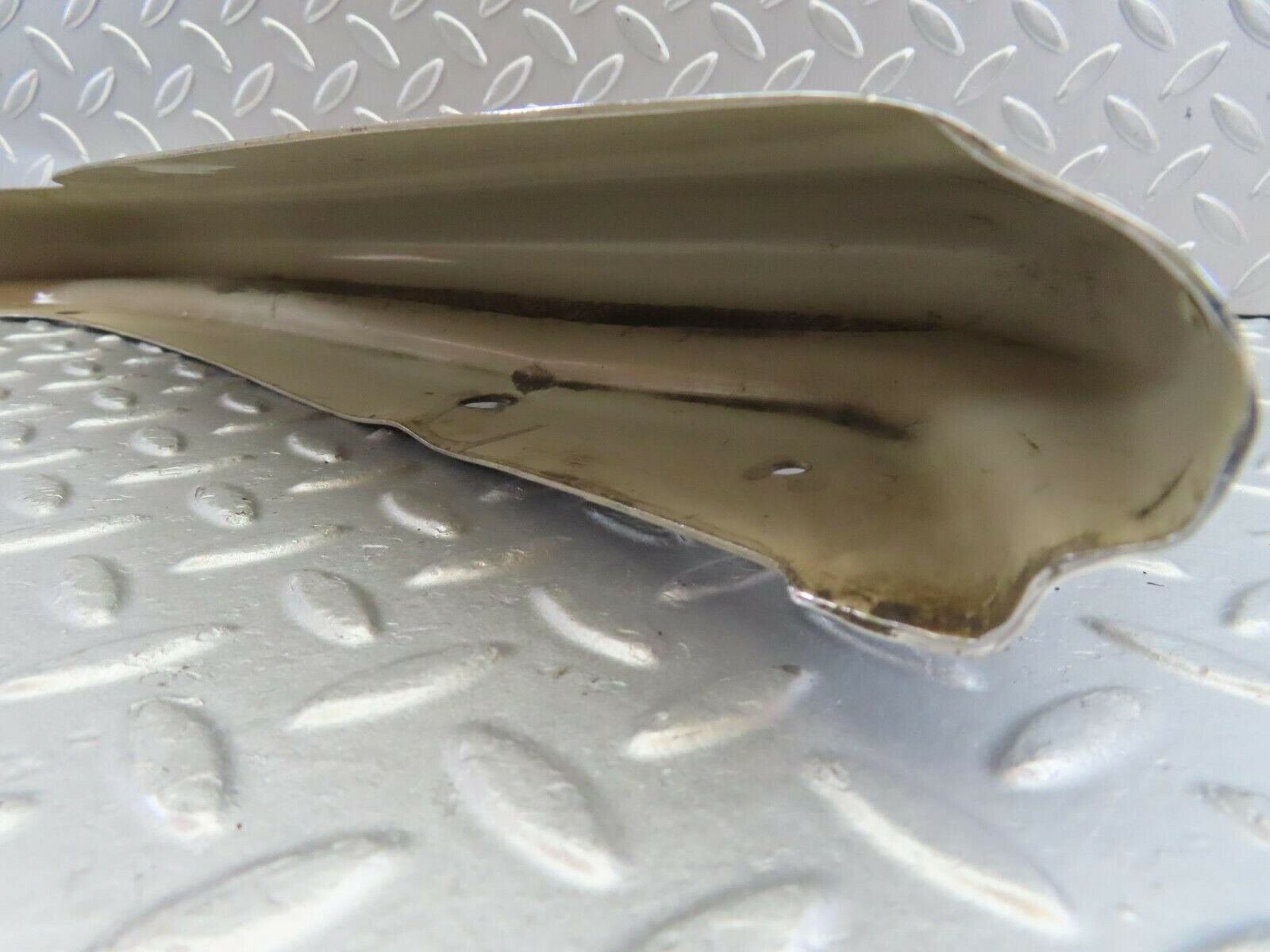 10618 Mercedes-Benz W108 Front Left Upper Bumper Corner