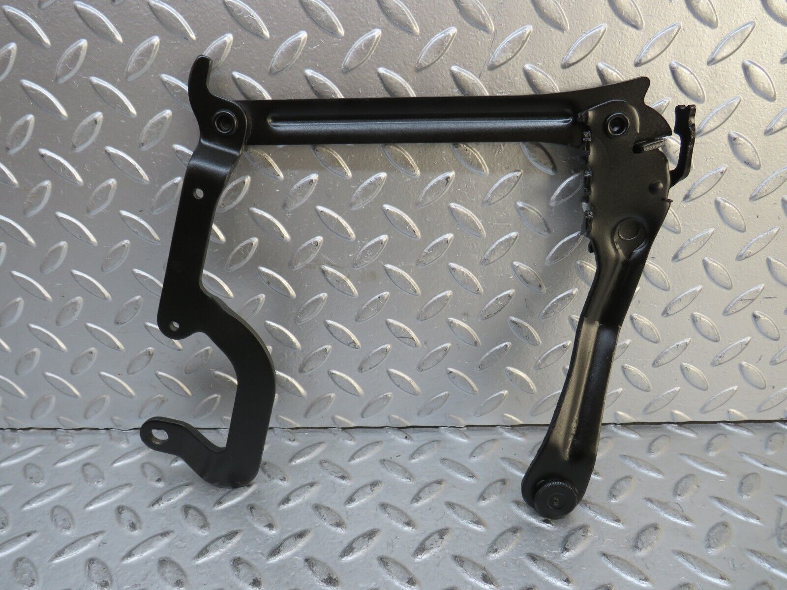 28788 Mercedes-Benz W123 230E Bonnet Hinge Right Side