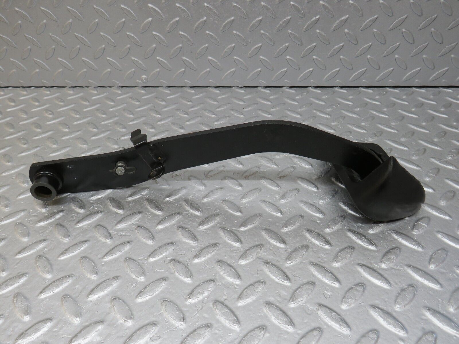 36536 Mercedes-Benz W201 190E 2.0L Brake Pedal With Rubber 1232910082