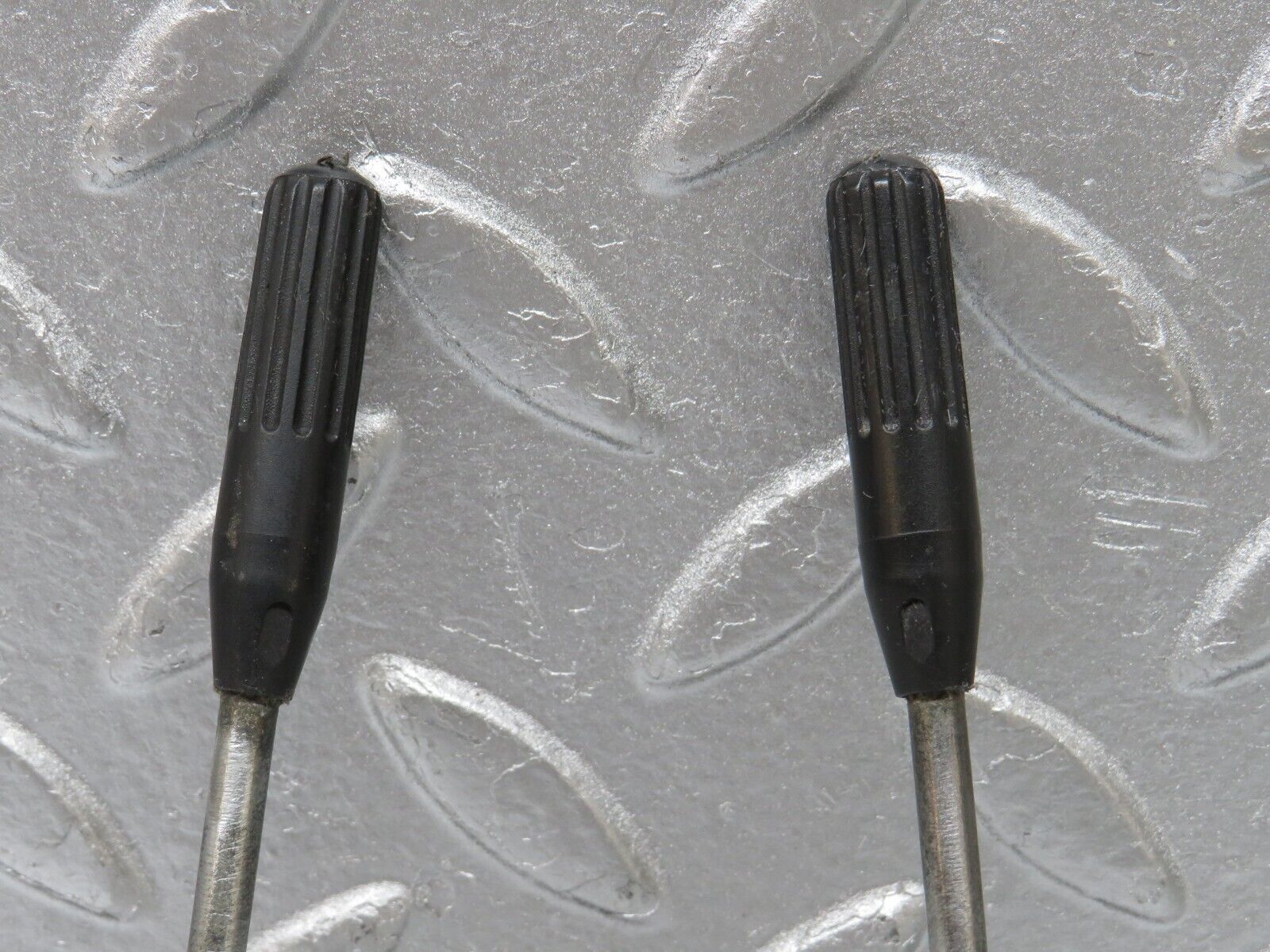 34356 Mercedes-Benz C126 380SEC Coupe Rear Door Lock Knob Pair