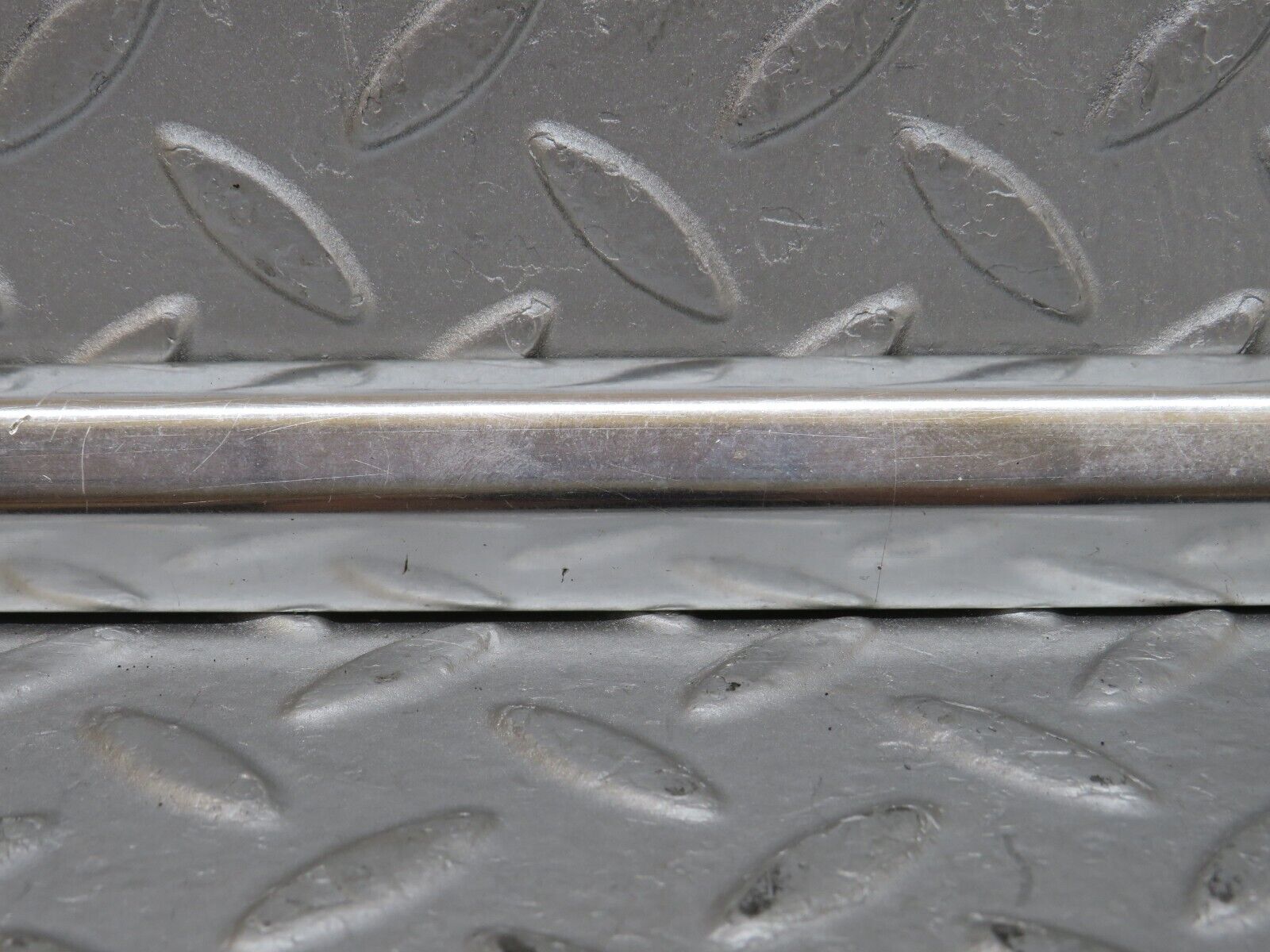 36294 Mercedes-Benz W126 420SE Front Left Door Chrome Moulding Trim