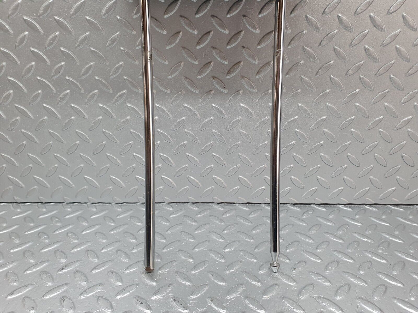 40784 Mercedes-Benz W123 300D Front Seat Headrest Leather Black