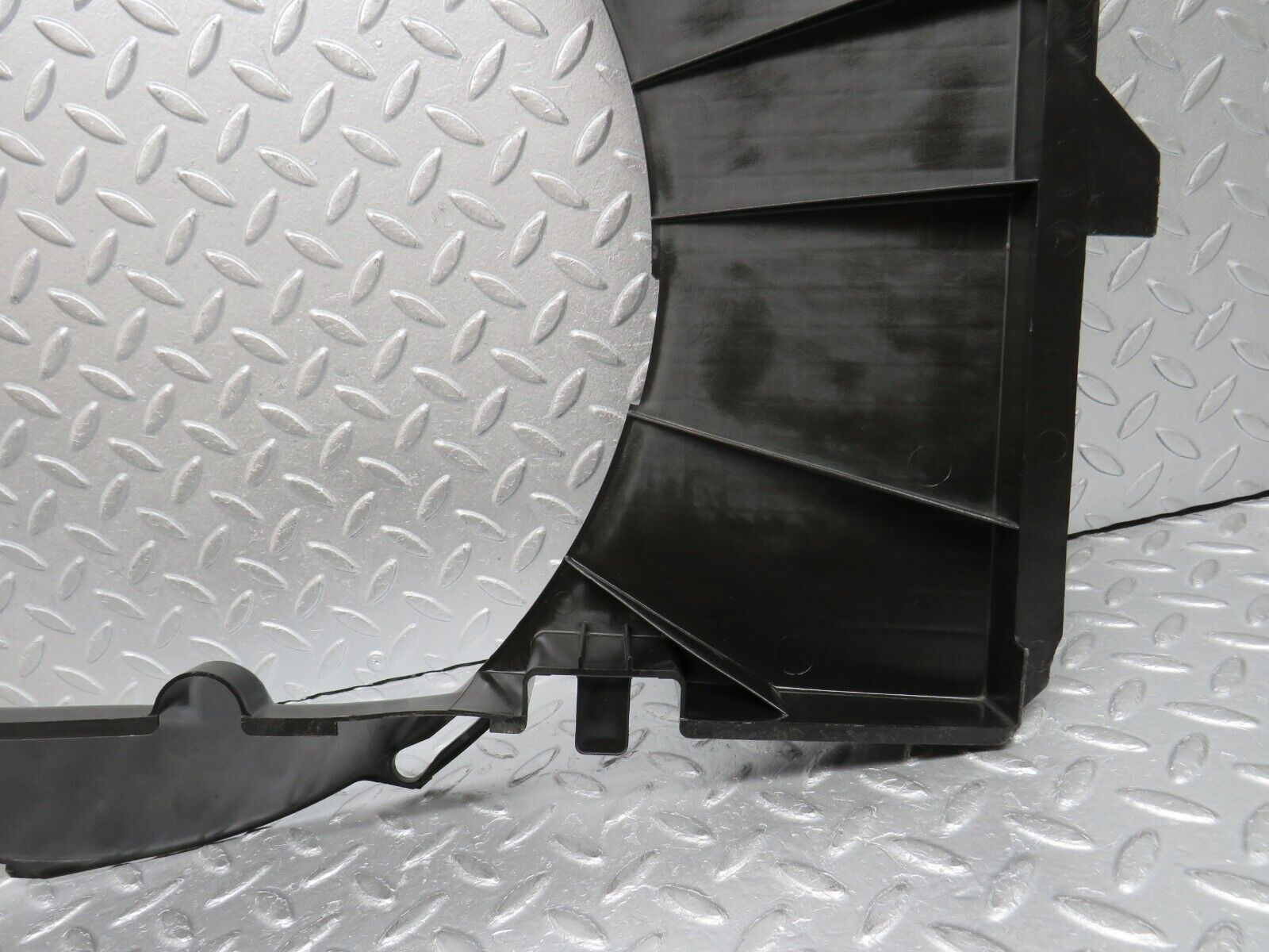 38232 Mercedes-Benz R129 280SL Coupe Radiator Fan Shroud Fan Cover 1295050055