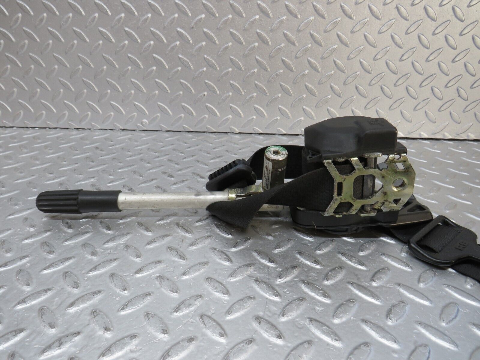 37164 Mercedes-Benz C126 420SEC Coupe Front Left Seat Belt No Buckle 1268606886