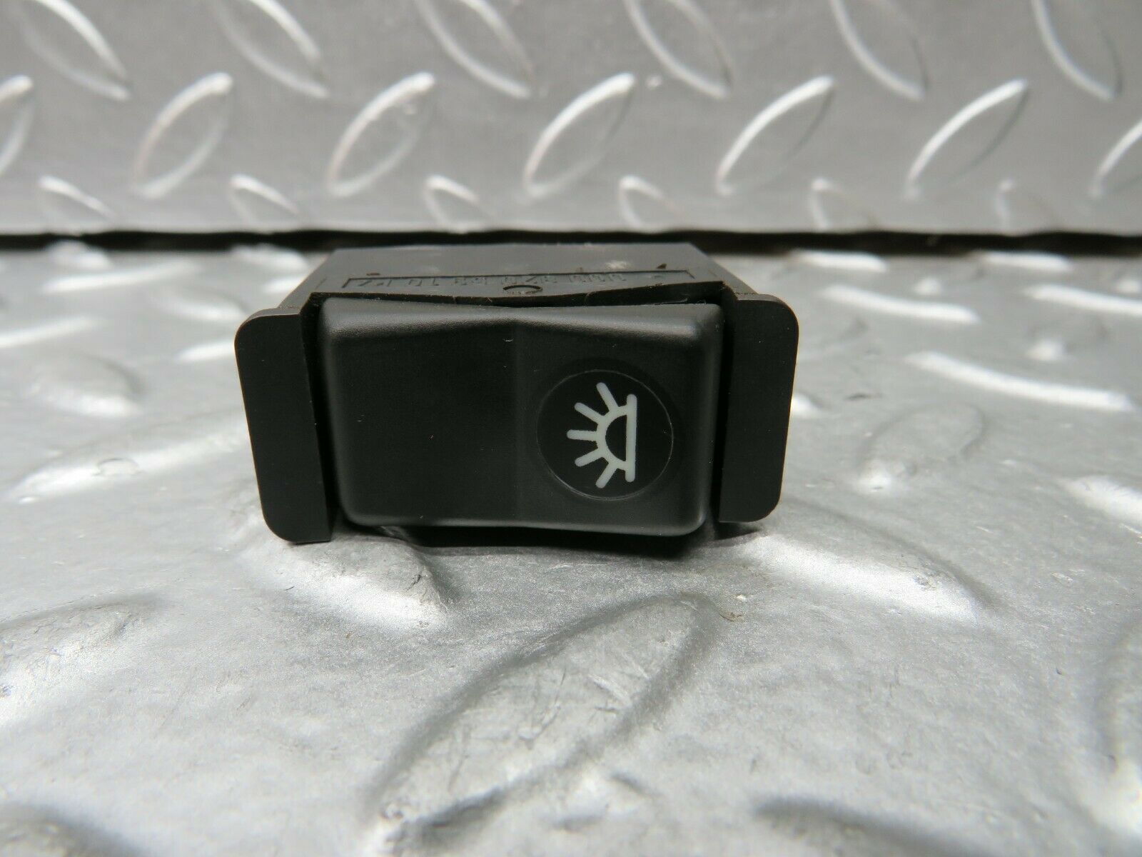 23156 Mercedes-Benz C123 230CE Coupe Interior Light Switch 0008205910