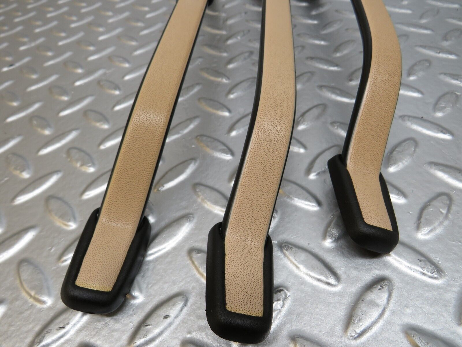 25475 Mercedes-Benz W123 200 Roof Grab Handle Set Palomino