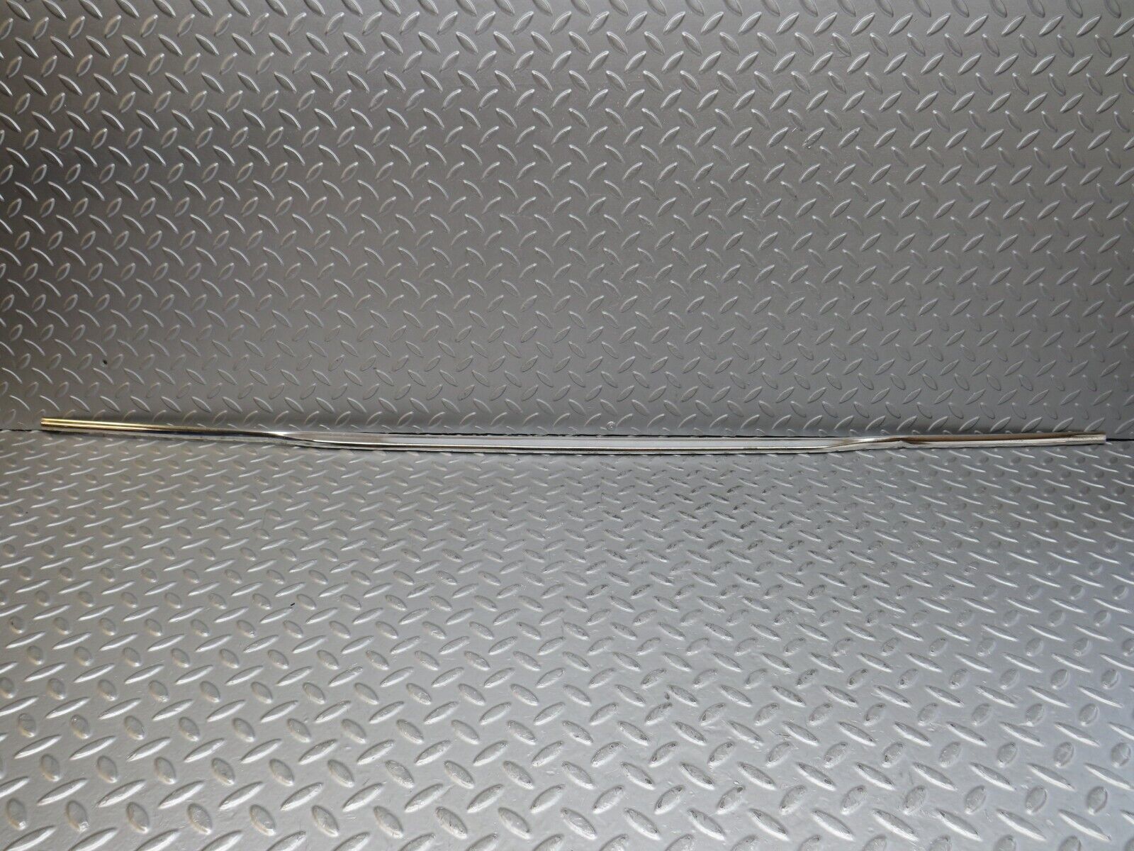 36952 Mercedes-Benz C126 420SEC Coupe Trunk Lid Handle Chrome