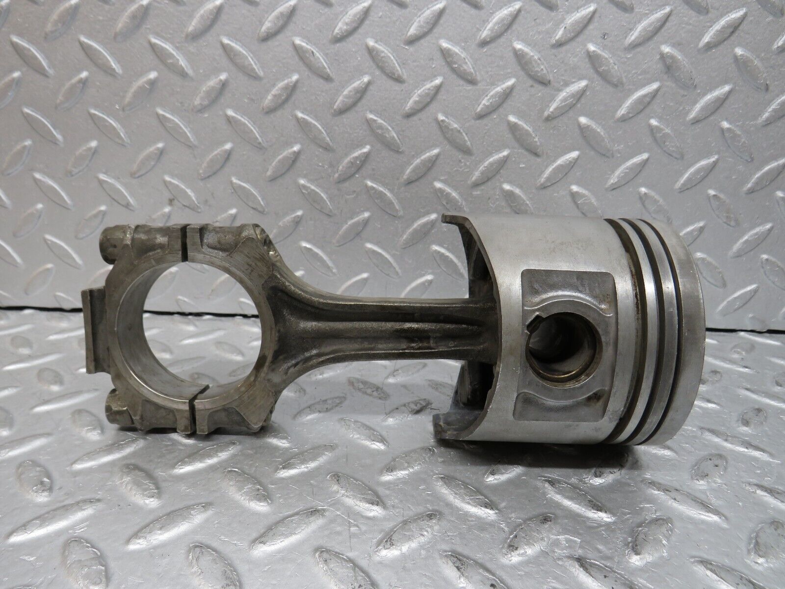 37623 Mercedes-Benz W109 300SEL Piston With Connecting Rod 91.5 mm