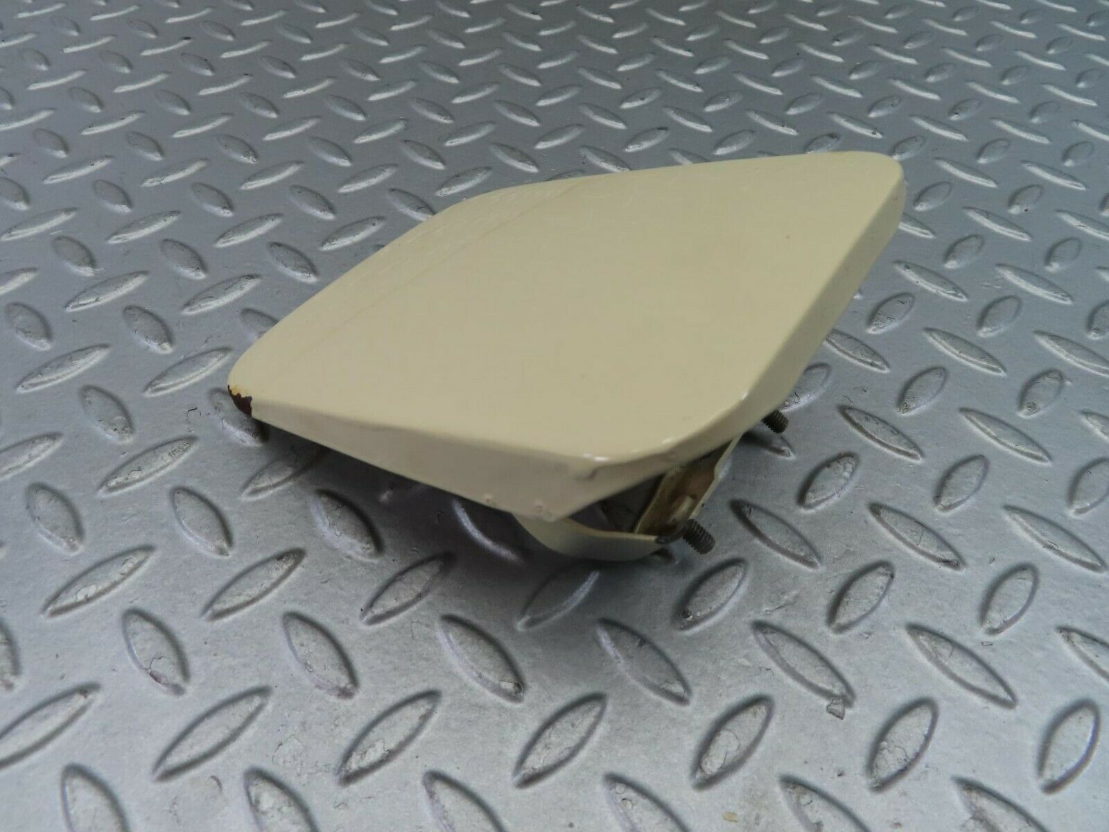 7712 Mercedes-Benz S123 230TE Wagon Fuel Tank Flap Cap 1235841639