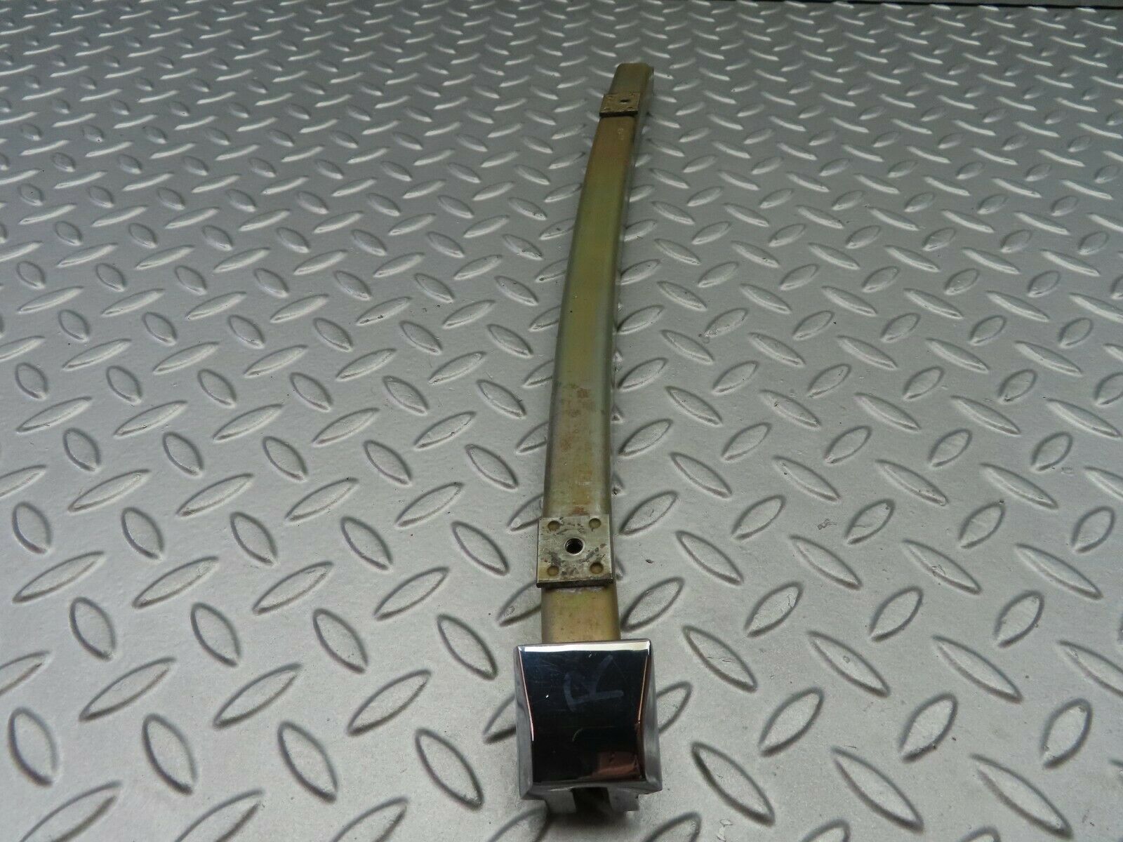 6855 Mercedes-Benz C107 350SLC Coupe Front Right Window Channel