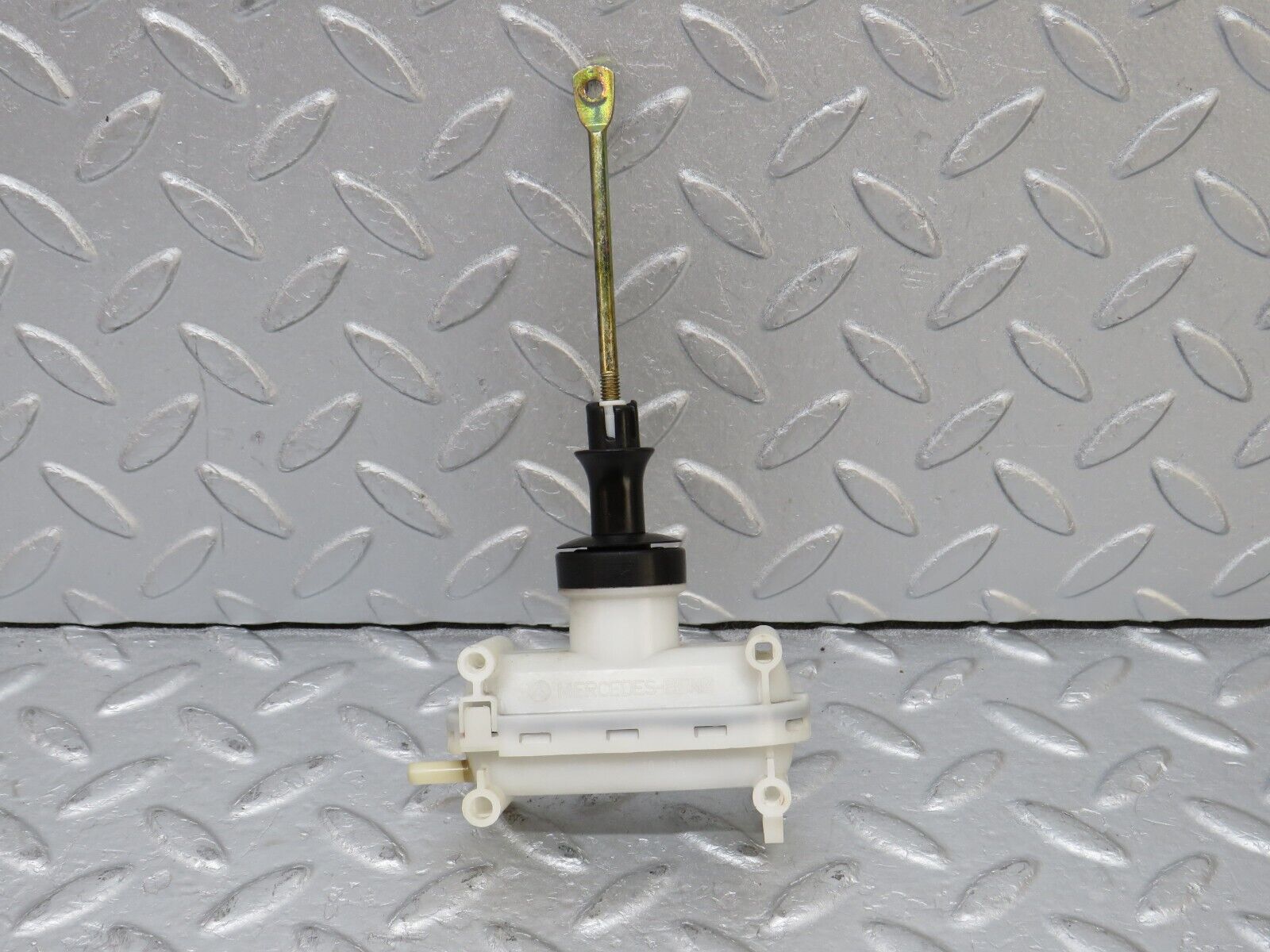 36633 Mercedes-Benz W201 190E 2.0L Rear Left Door Lock Vacuum Actuator