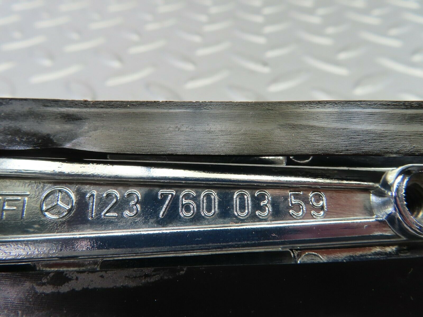 7699 Mercedes-Benz S123 230TE Wagon Exterior Chrome Door Handle 1237600359