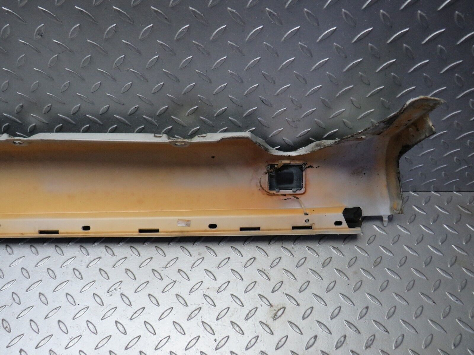 30252 Mercedes-Benz W124 230E Side Skirt Left Side 1246902340