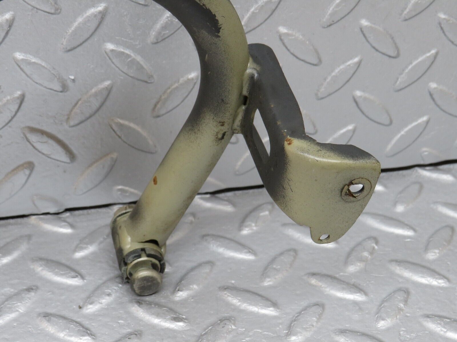 36540 Mercedes-Benz W201 190E 2.0L Boot Lid Trunk Hinge Left Side