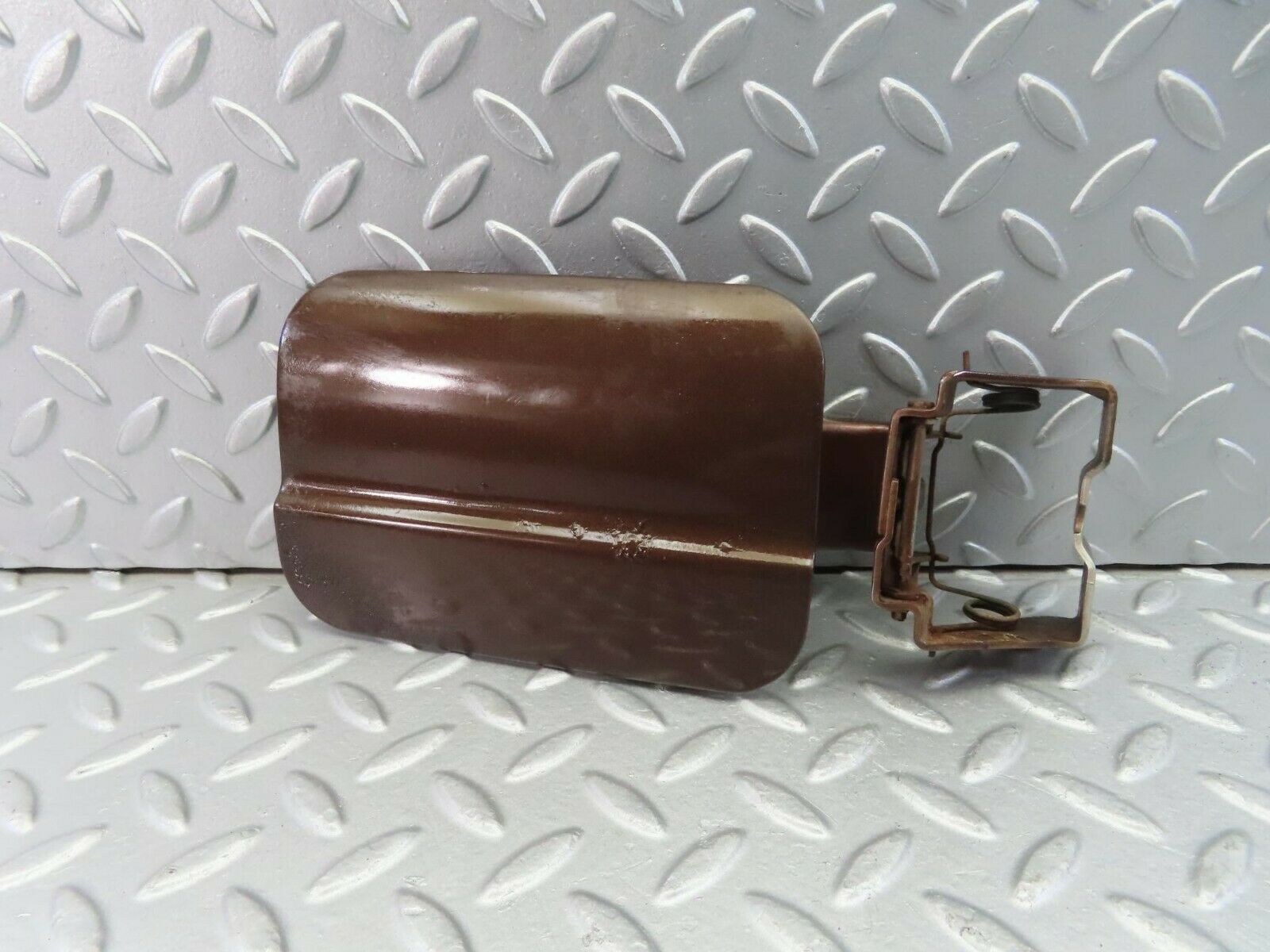 9981 Mercedes-Benz C123 230CE Coupe Fuel Tank Flap Cap 1235840039