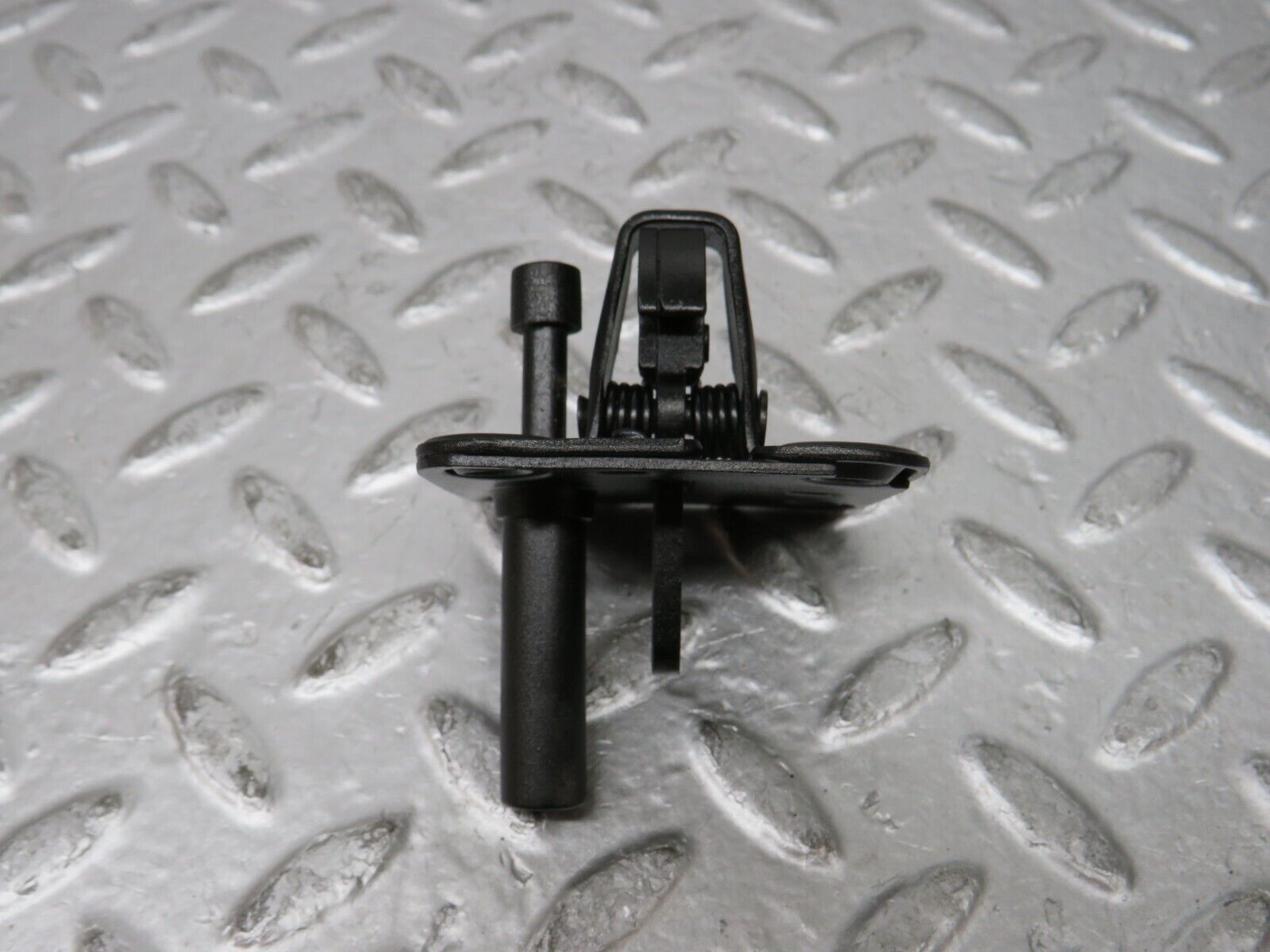 26866 Mercedes-Benz W123 240D Bonnet Lock Latch