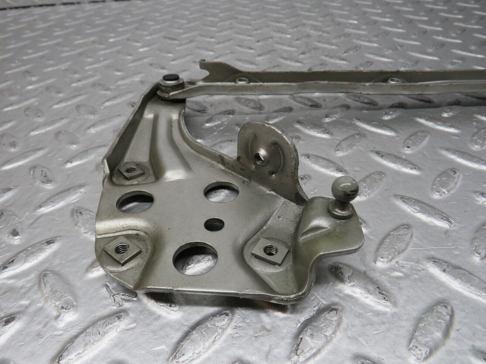 35031 Mercedes-Benz W210 320E Bonnet Hinge Left Side