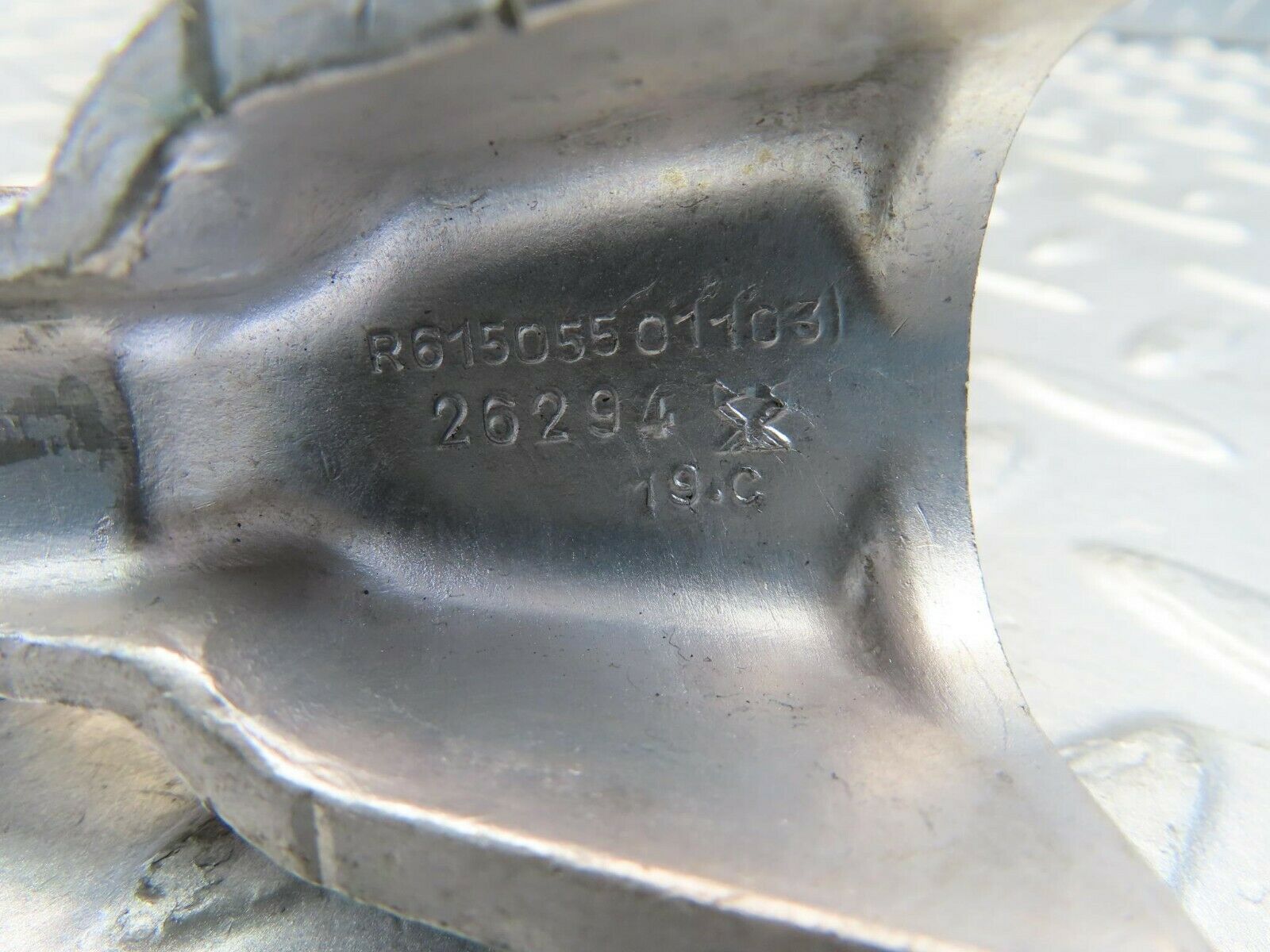 10969 Mercedes-Benz W115 220D Rocker Arm Support 6150550110