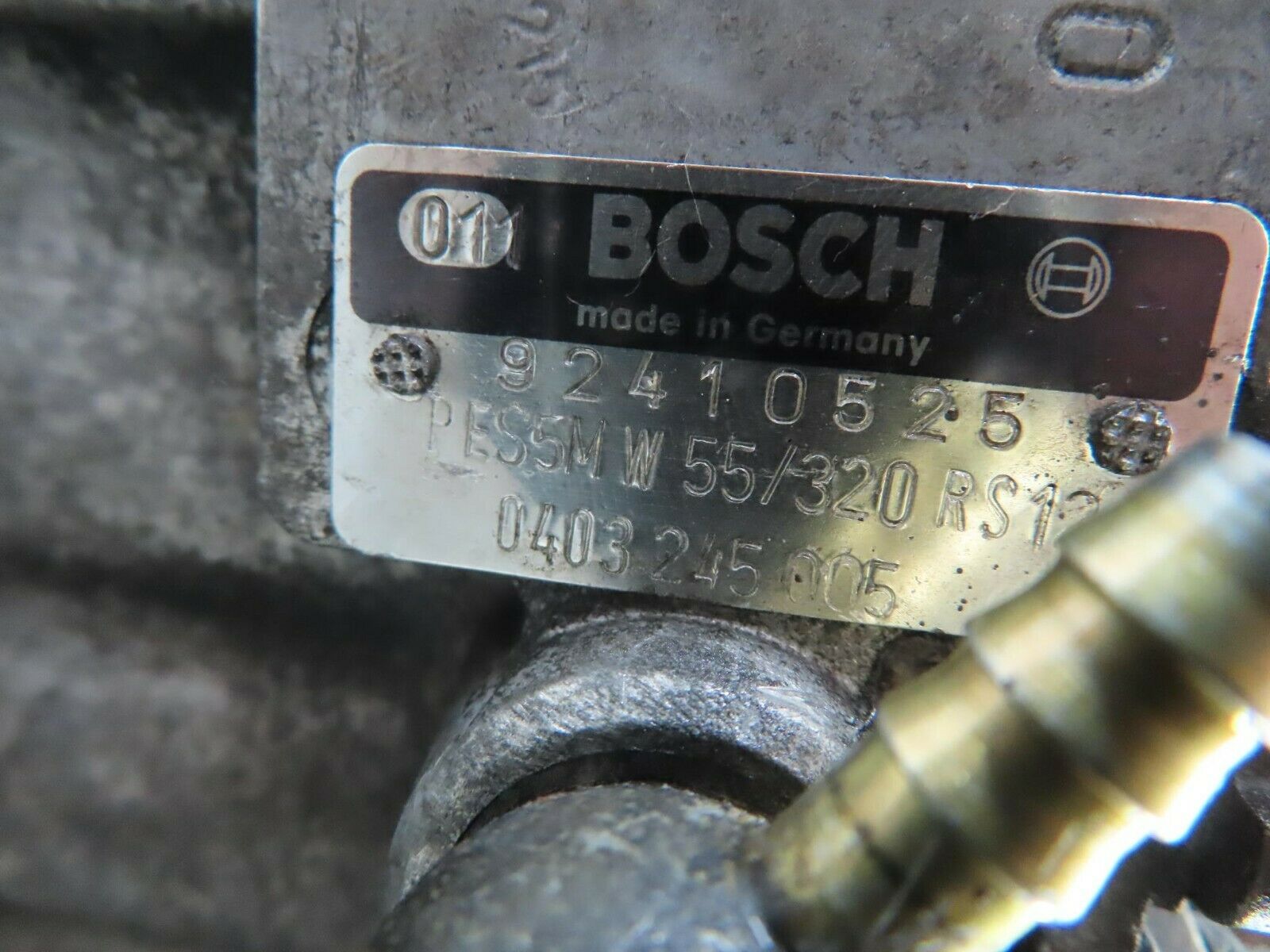 7556 Mercedes-Benz Diesel Fuel Injection Pump OM617 300D 1415115710