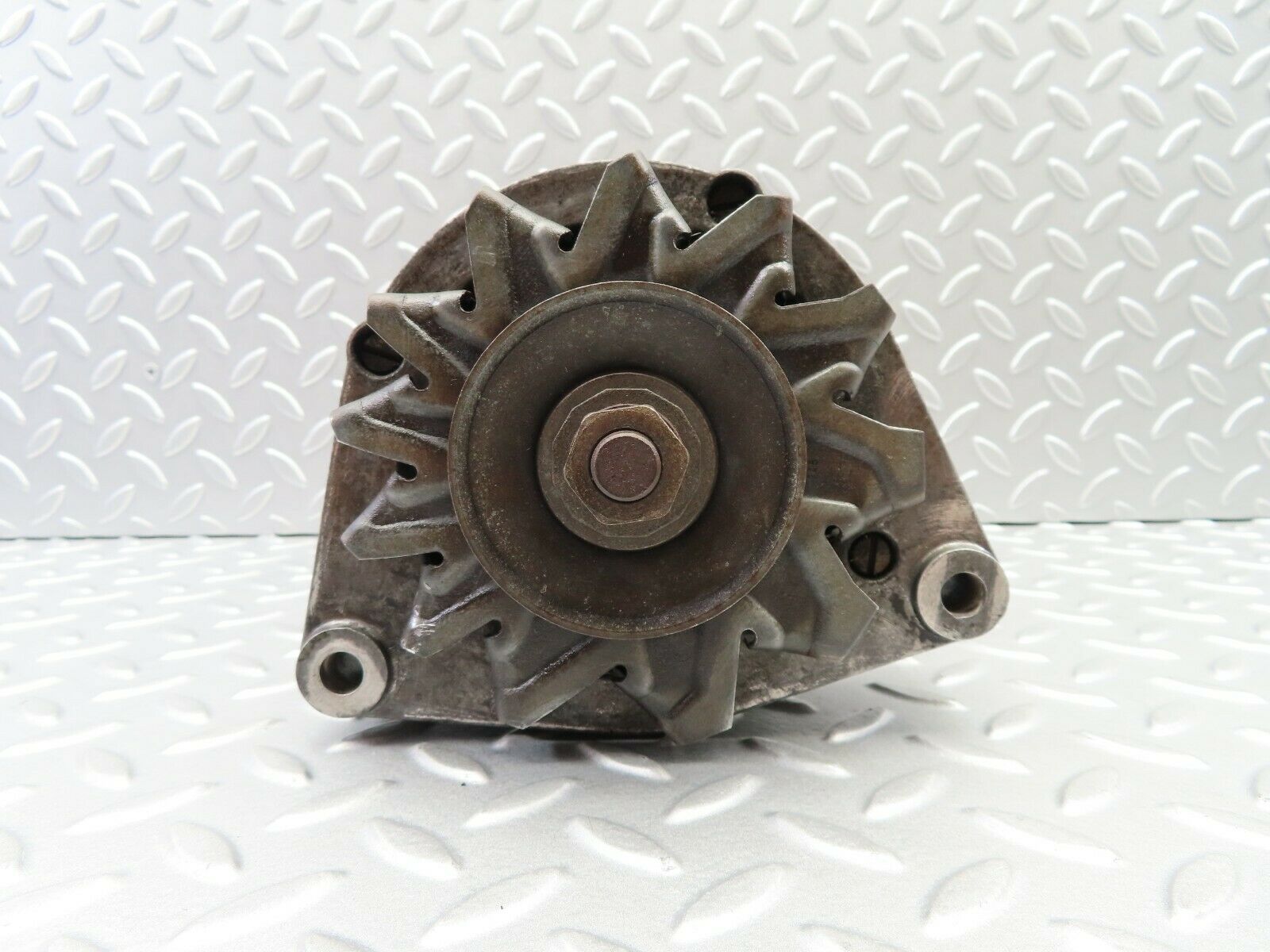 5978 Mercedes-Benz W123 200 Alternator