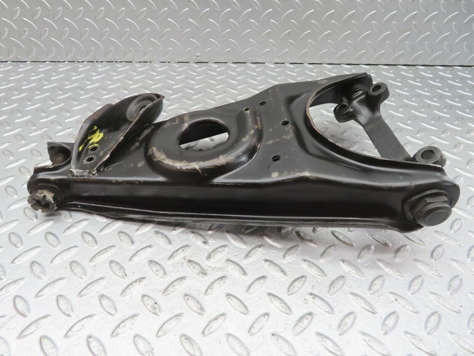 13334 Mercedes-Benz W111 220S Front Right Lower Control Arm
