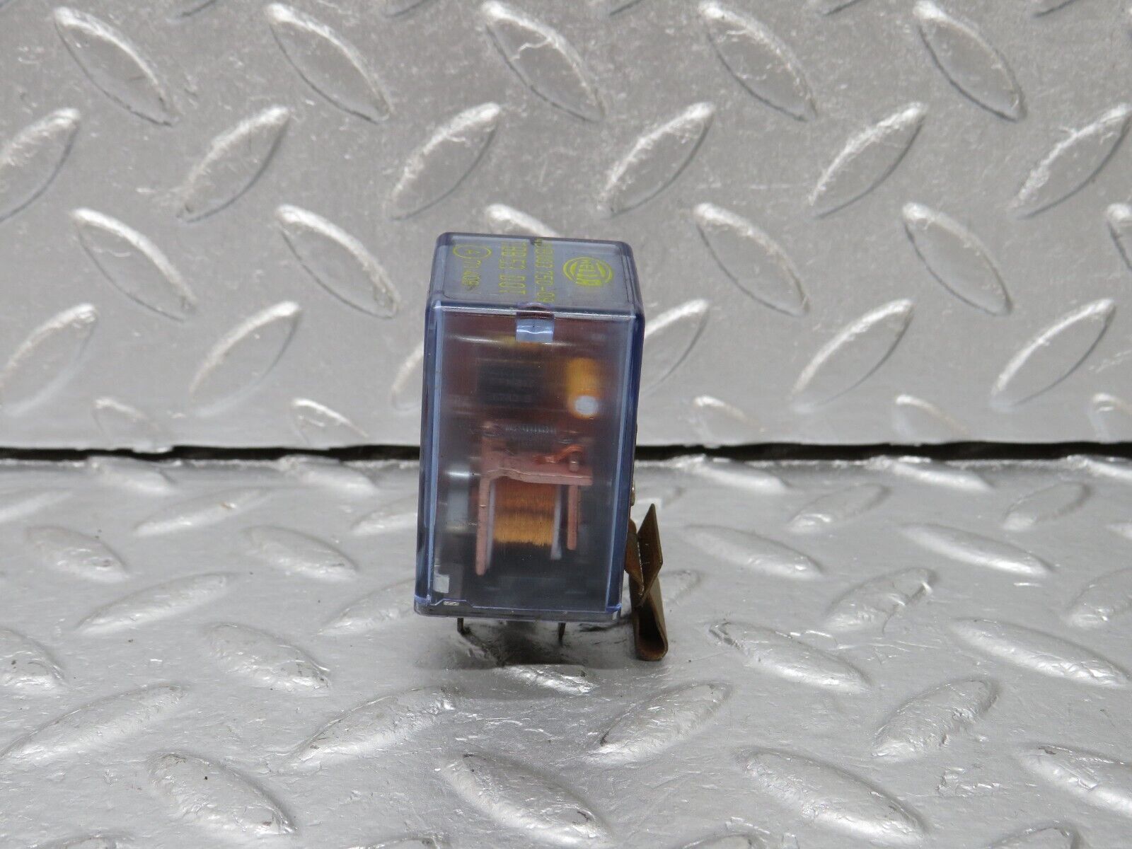 40315 Mercedes-Benz W110 230 Flasher Relay Hella 4DB003750-09