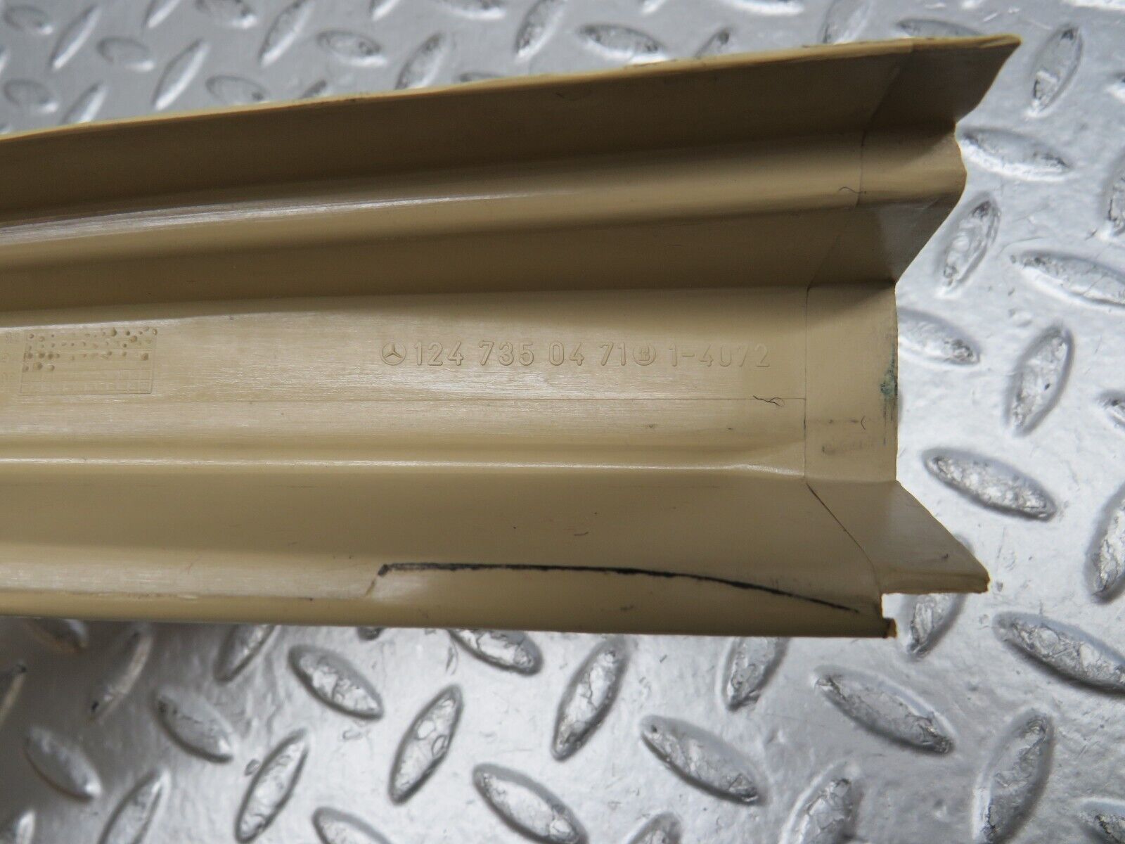 27778 Mercedes-Benz S124 300TE Rear Right Door Window Frame Trim 1247350471