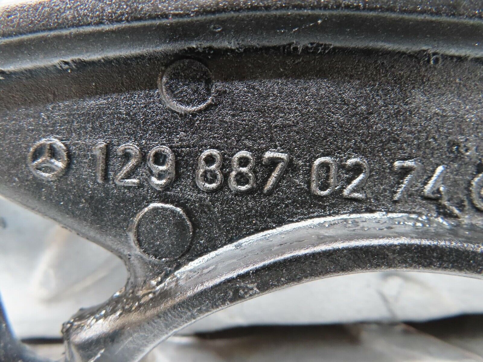 16426 Mercedes-Benz W124 260E Bonnet Hinge Lever Right Side 1298870274