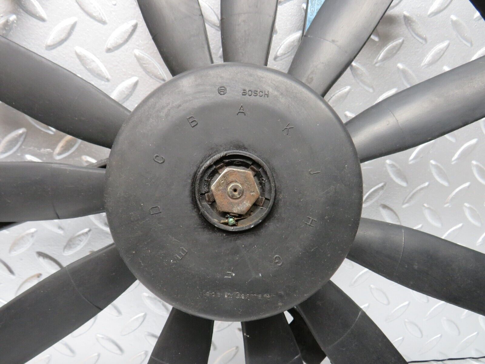31199 Mercedes-Benz S124 220TE Wagon Cooling Fan Bosch 0005007193