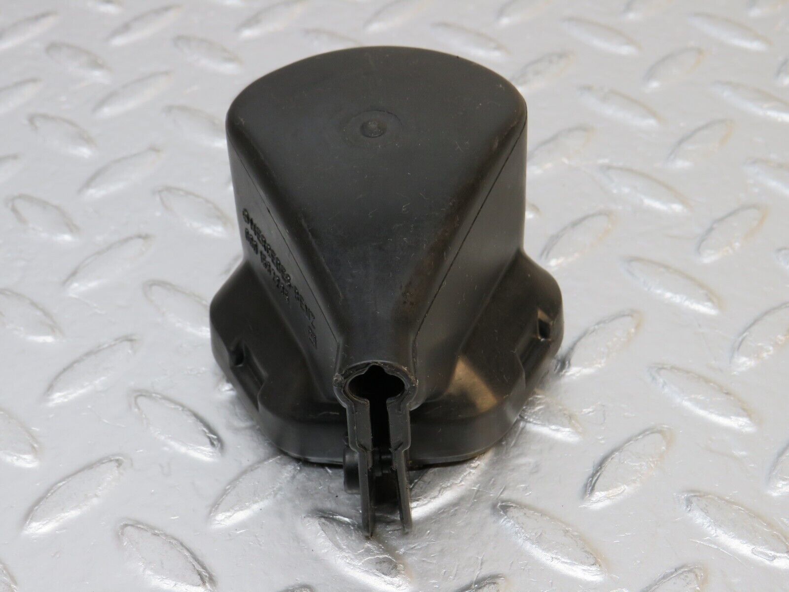 32415 Mercedes-Benz S124 300TE Wagon Ignition Coil Cover Cap 0001582285