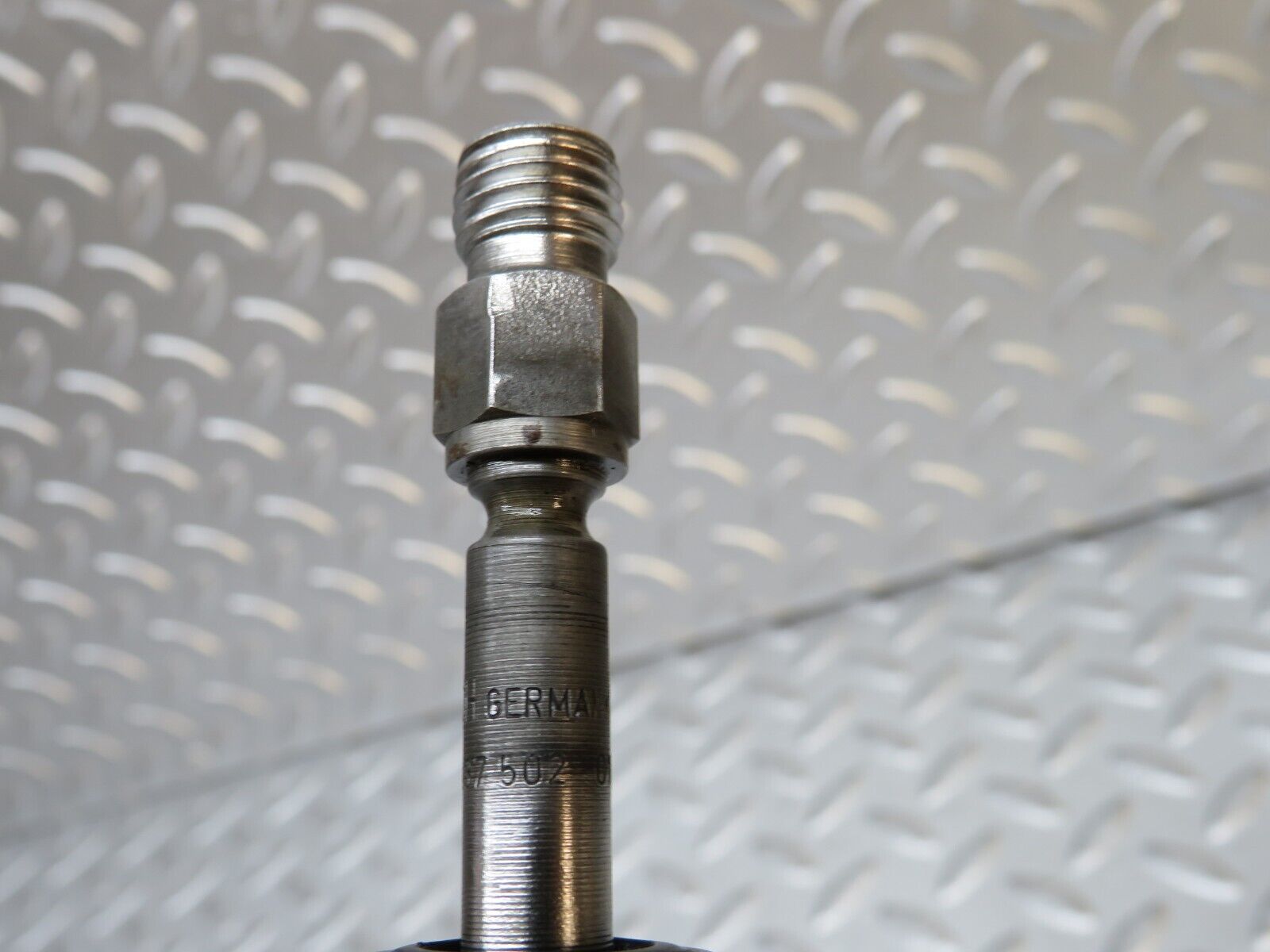 29927 Mercedes-Benz W123 230E Fuel Injector Bosch 0437502010