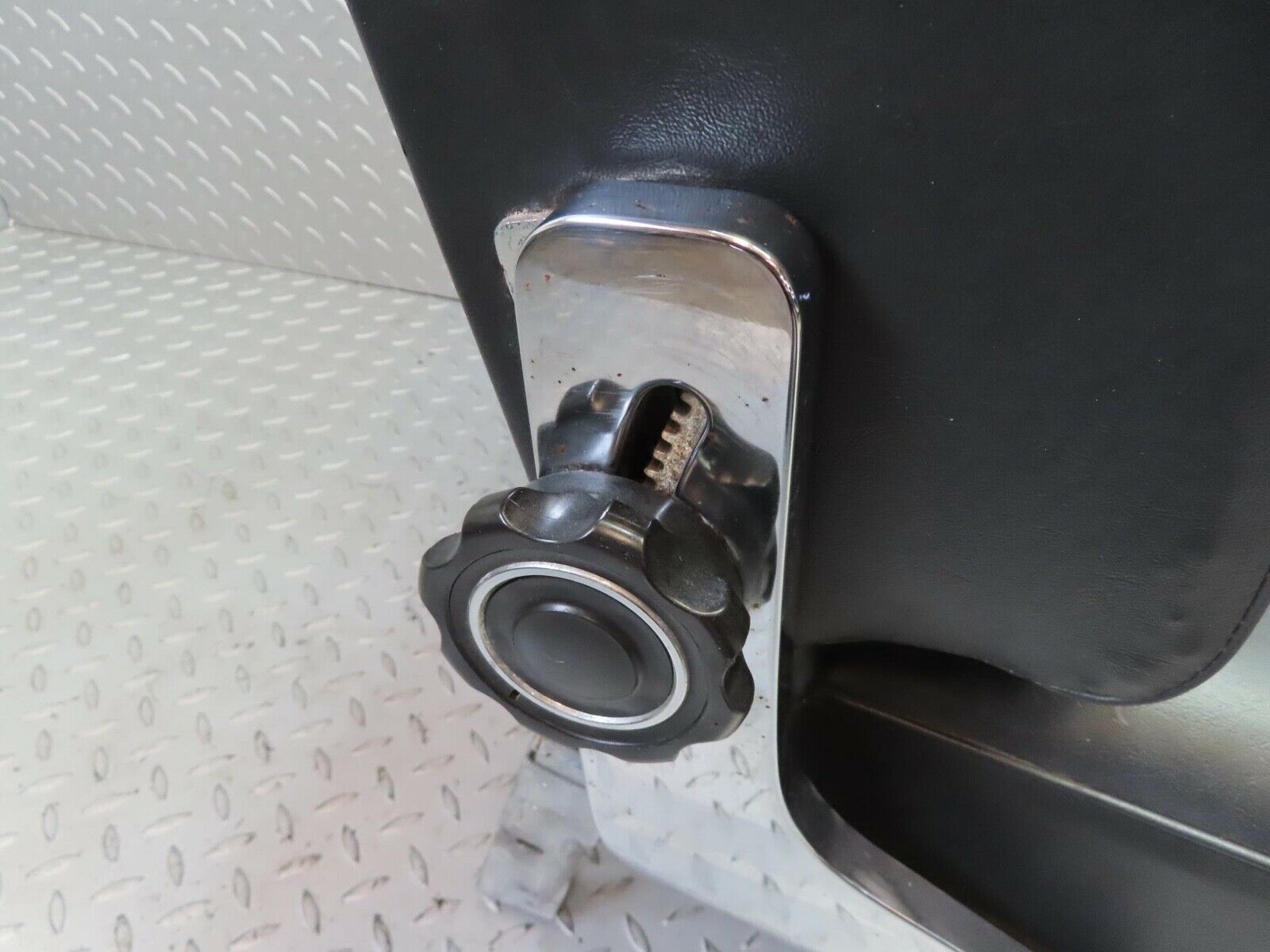 13022 Mercedes-Benz W111 220S Front Right Passenger Seat Black LHD