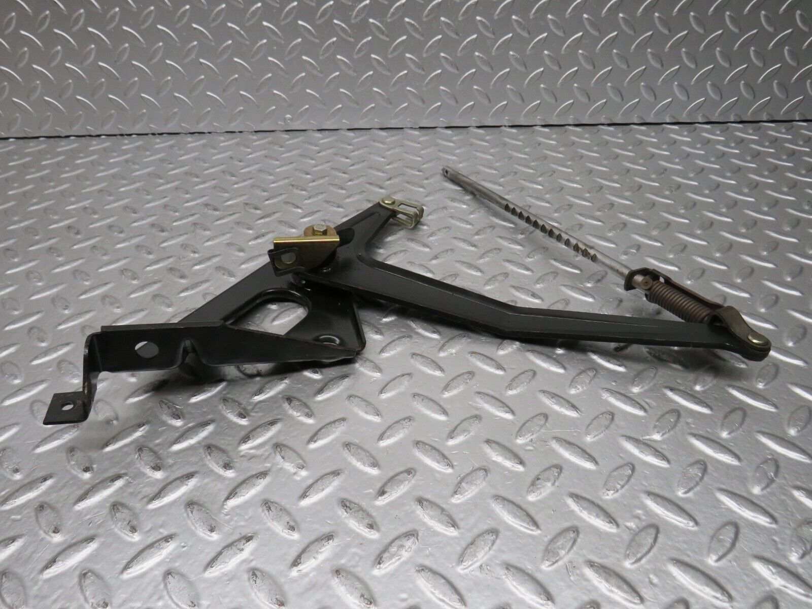 29786 Mercedes-Benz W123 230E Handbrake Regulator