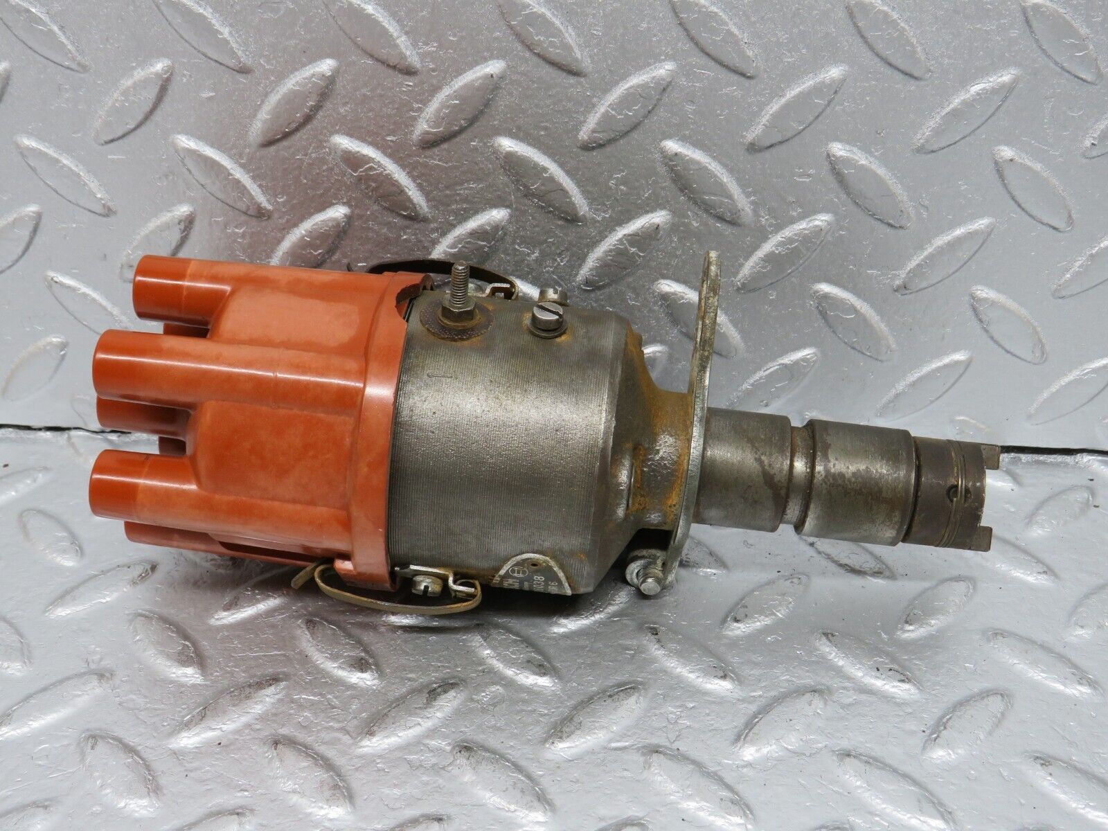 40364 Mercedes-Benz W110 230 Ignition Distributor Bosch 0231116038