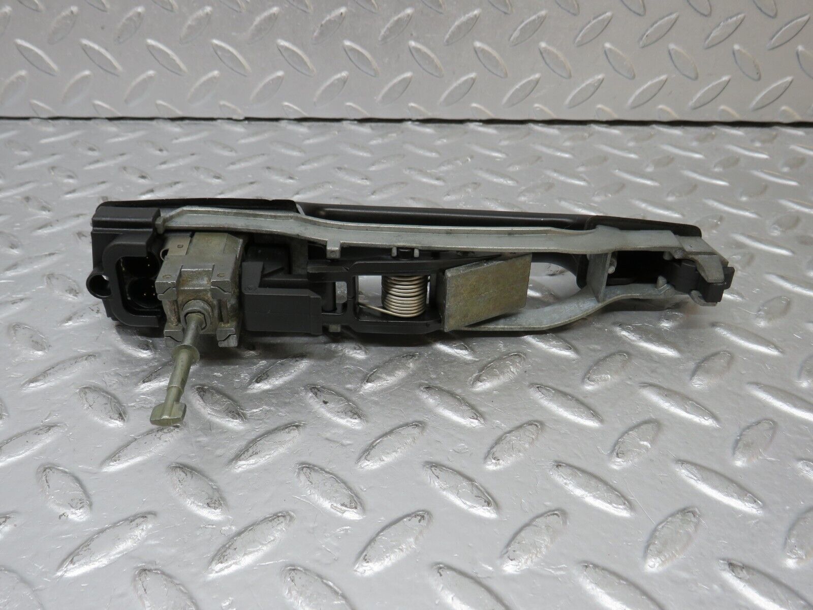 38462 Mercedes-Benz R129 280SL Coupe Right Door Exterior Handle With Key