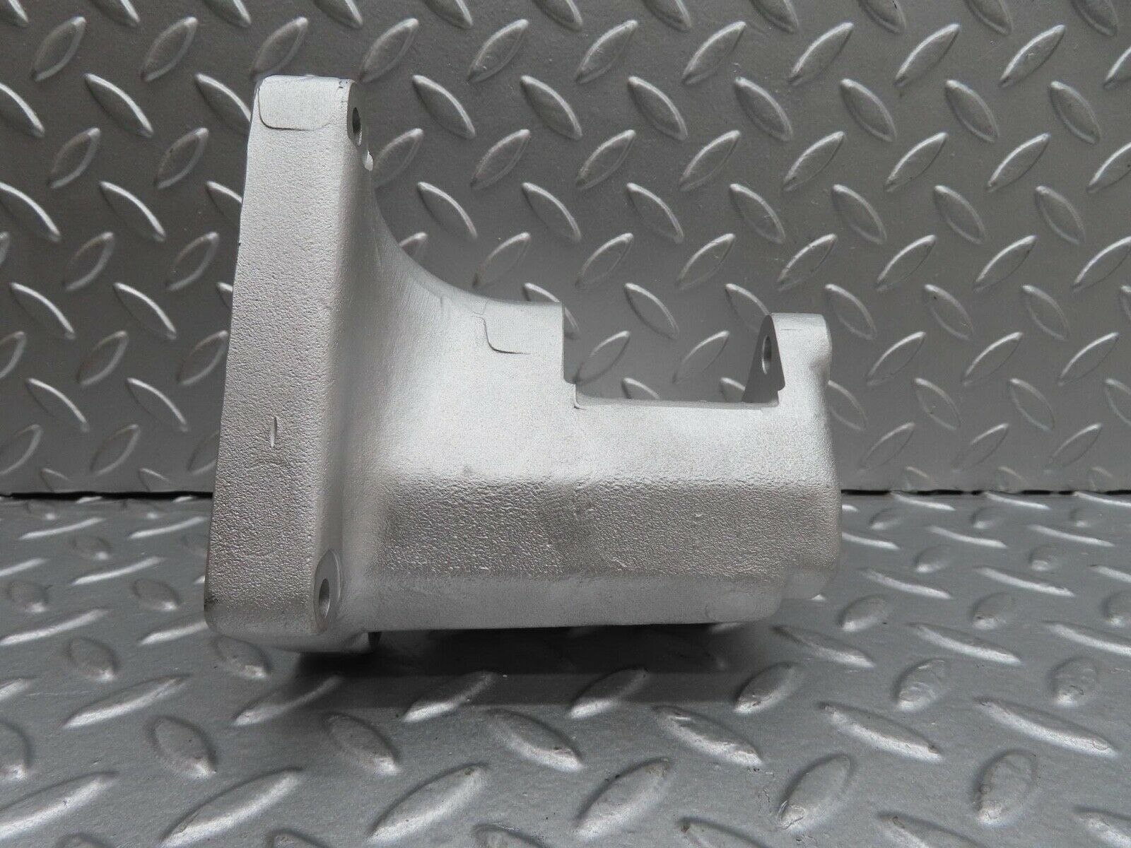 14362 Mercedes-Benz W116 350SE Alternator Generator Bracket 1161551135