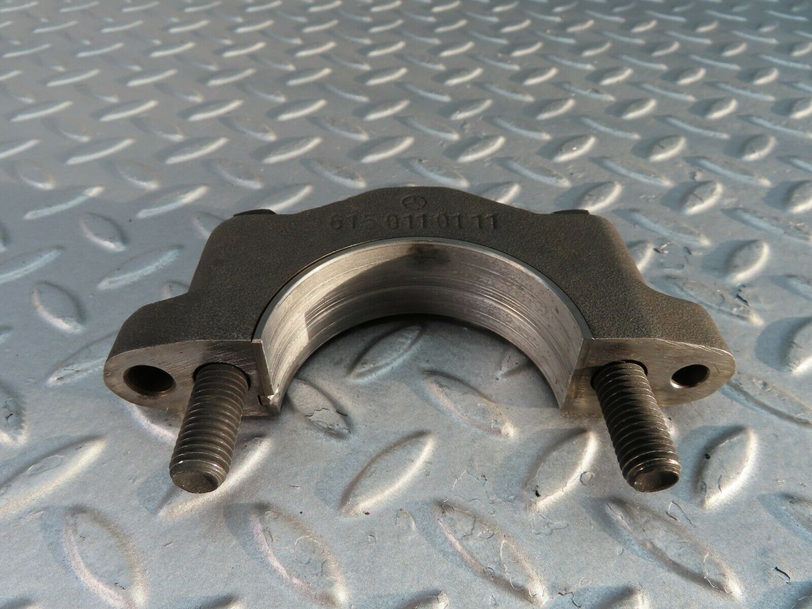 8027 Mercedes-Benz W115 220D Crankshaft Bearing Holder Block 6150110111