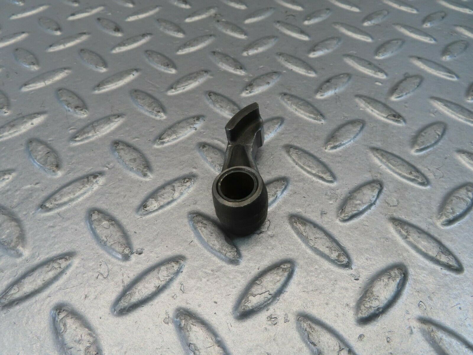 10978 Mercedes-Benz W115 220D Rocker Arm