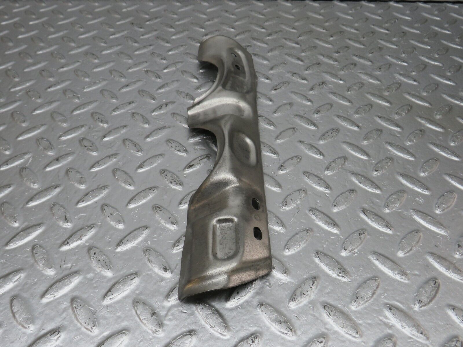 33116 Mercedes-Benz W126 380 V8 M116 Exhaust Manifold Heat Shield