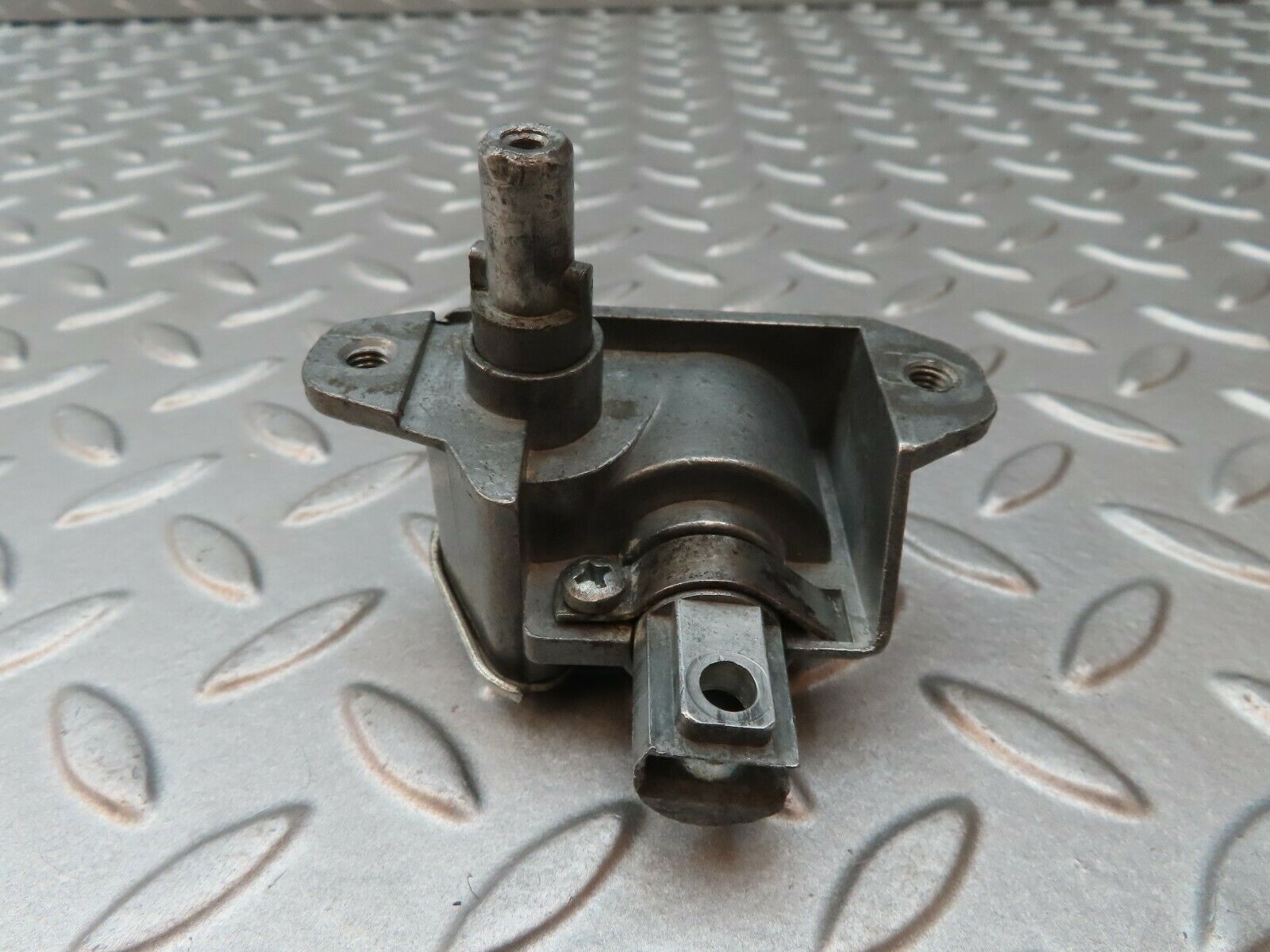 4758 Mercedes-Benz W114 280CE Coupe Vent Window Regulator Left