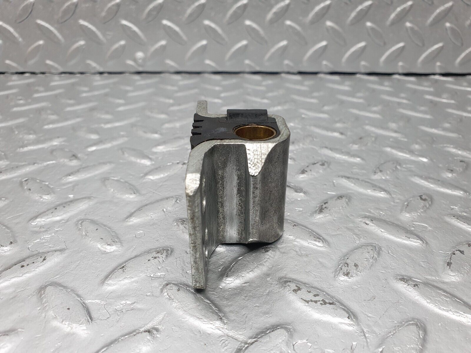 40914 Mercedes-Benz W126 300SE Door Lock Latch Left Side