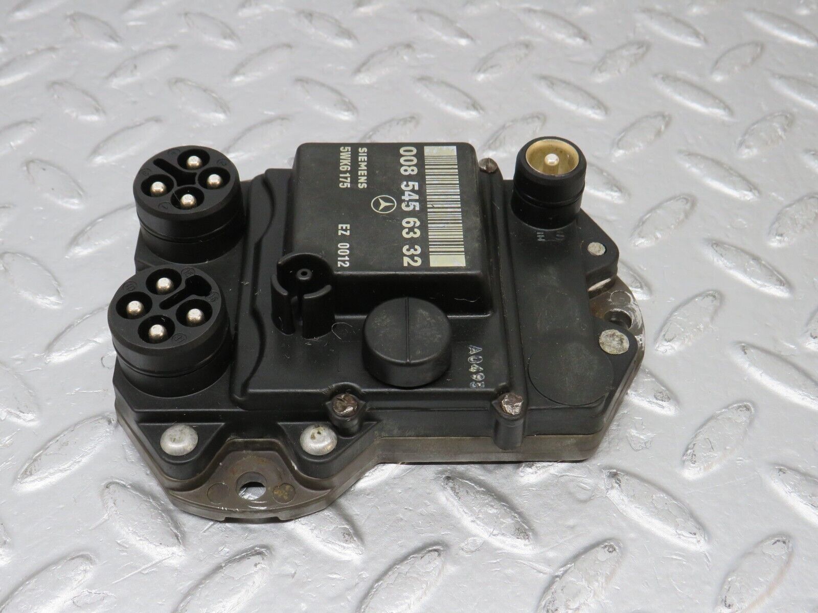 38831 Mercedes-Benz W201 190E 2.6L Ignition Control Unit Bosch 0085456332