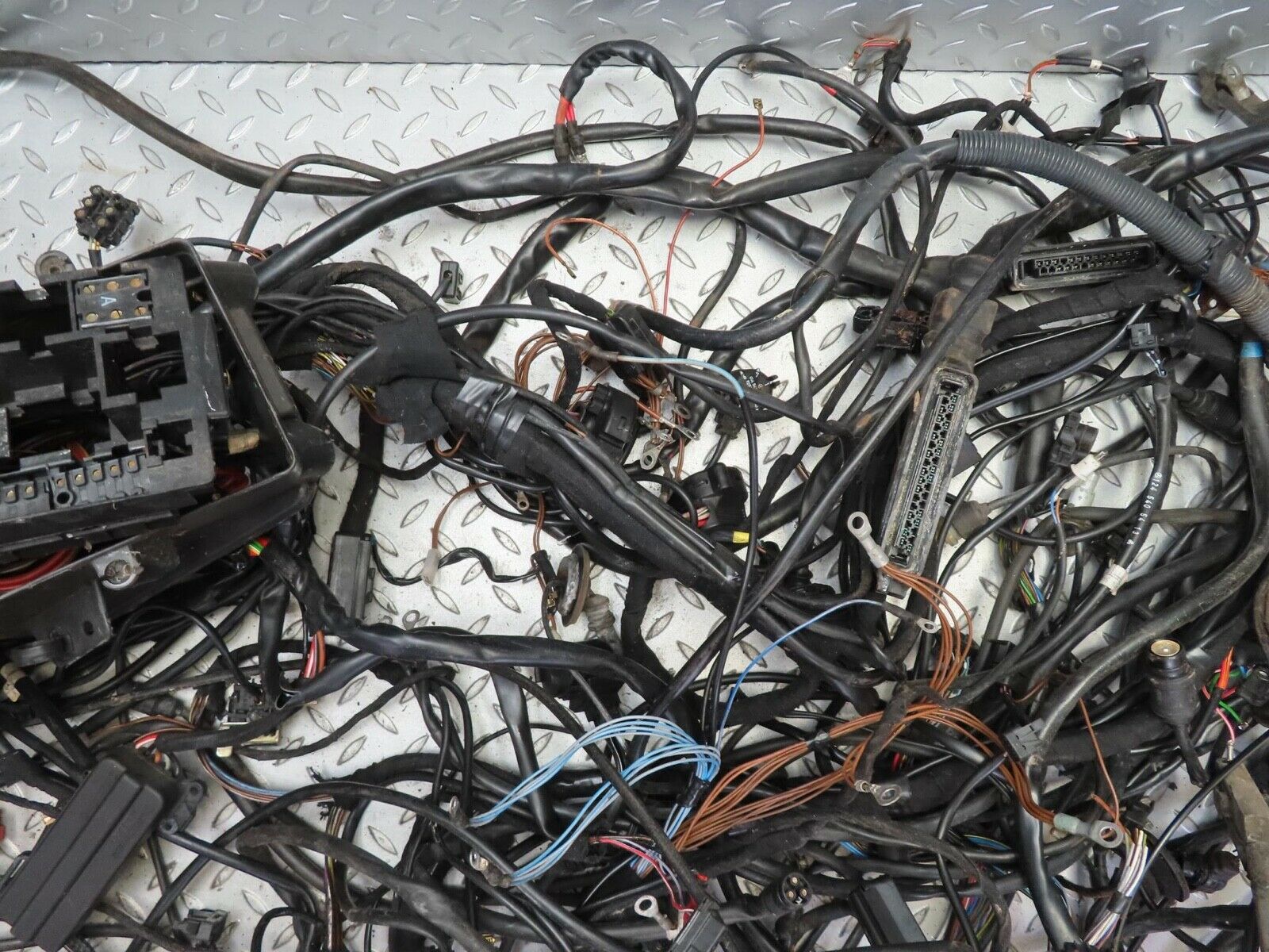 16513 Mercedes-Benz W124 260E Engine Chassis Body Wire Wiring Harness